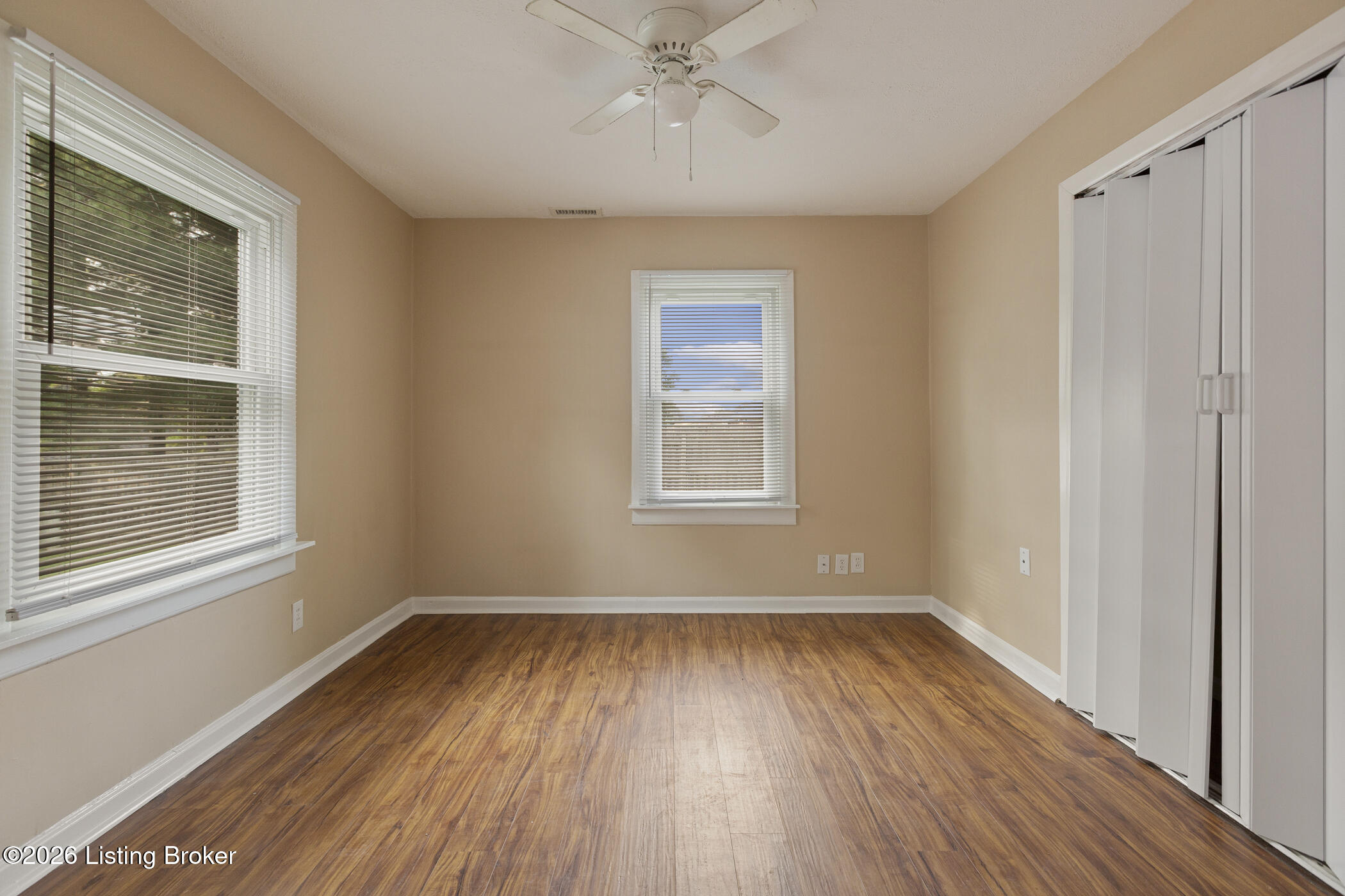 6801 Waller Ln Property Photo 17