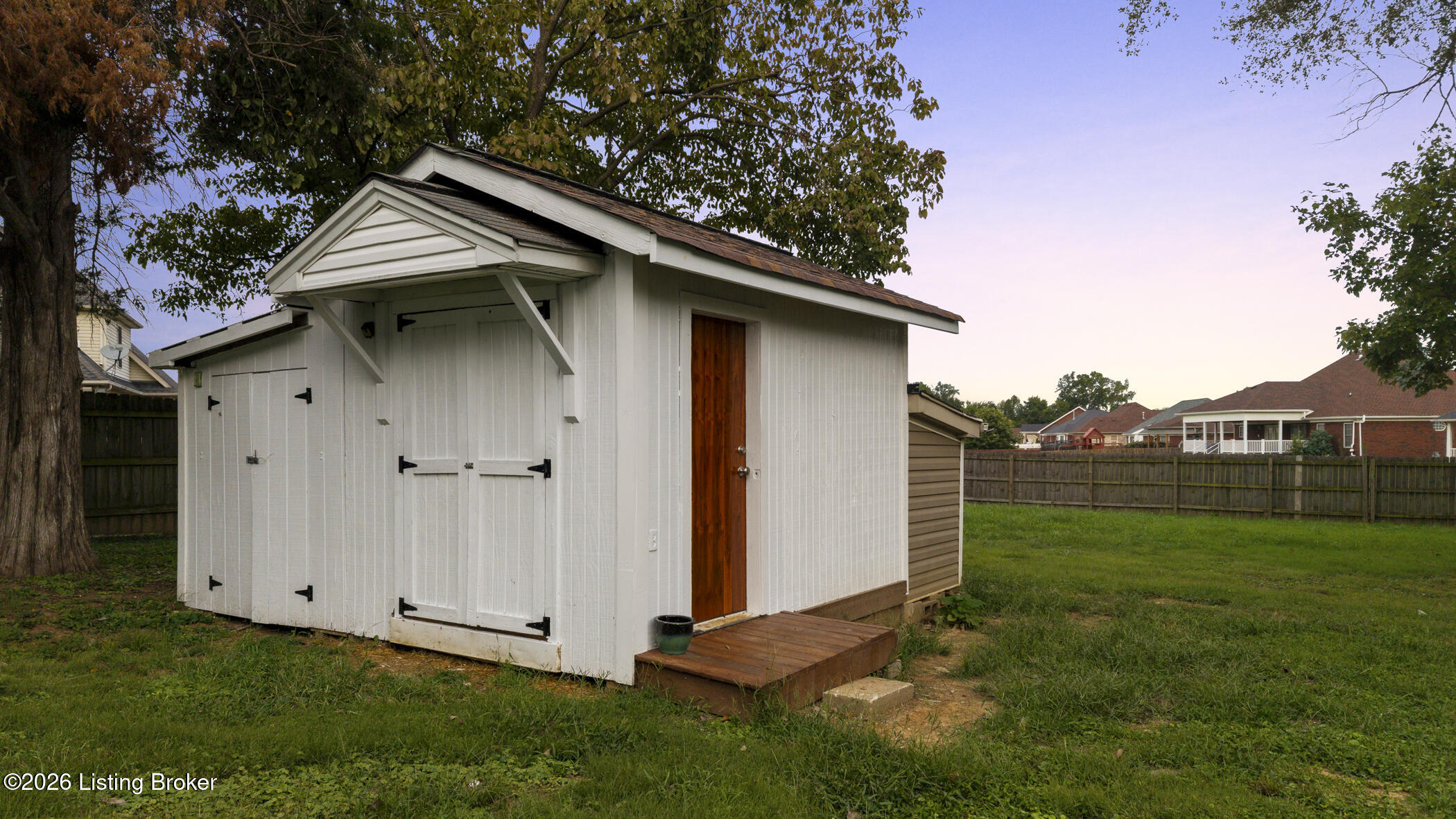 6801 Waller Ln Property Photo 23