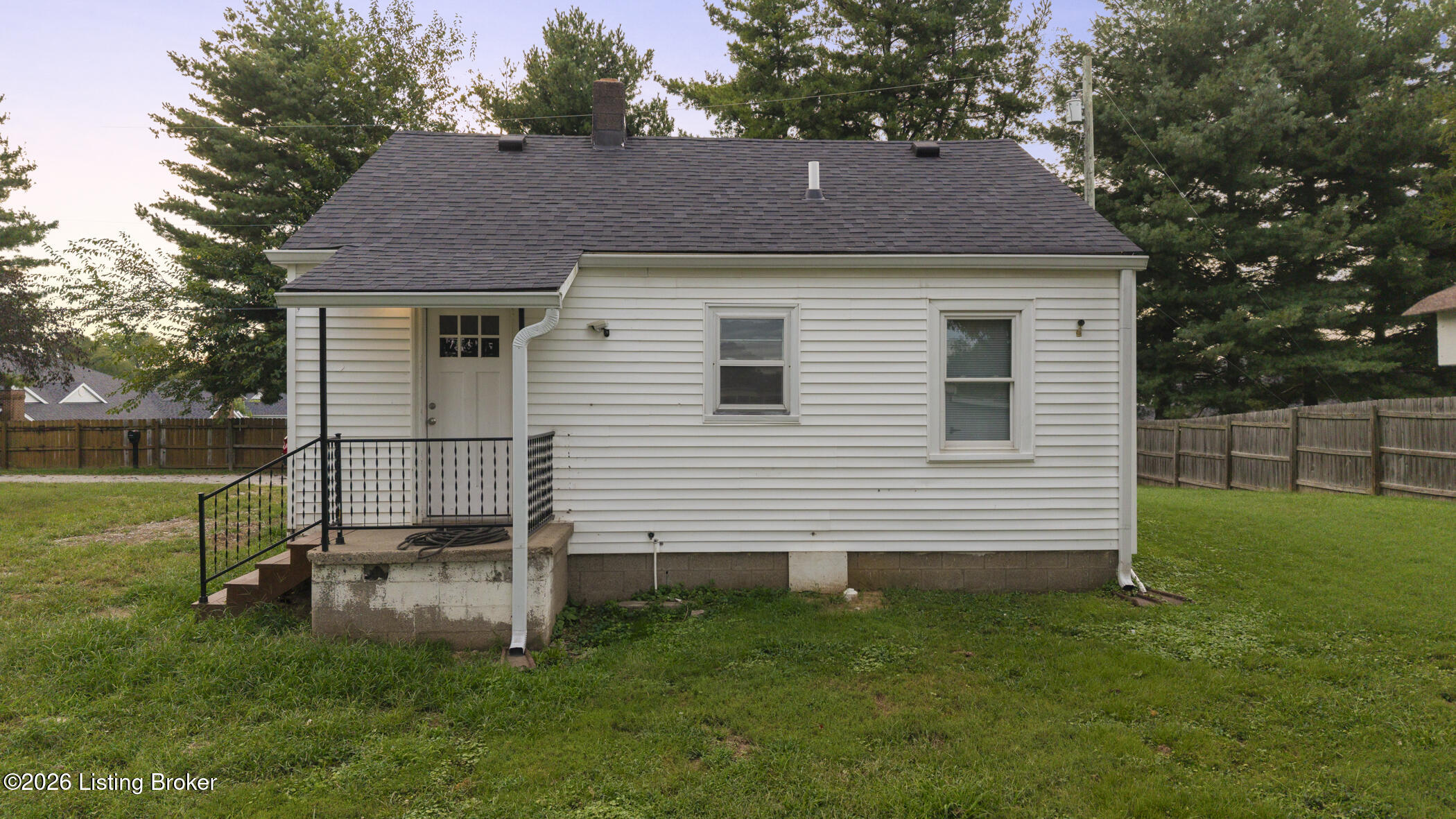 6801 Waller Ln Property Photo 26