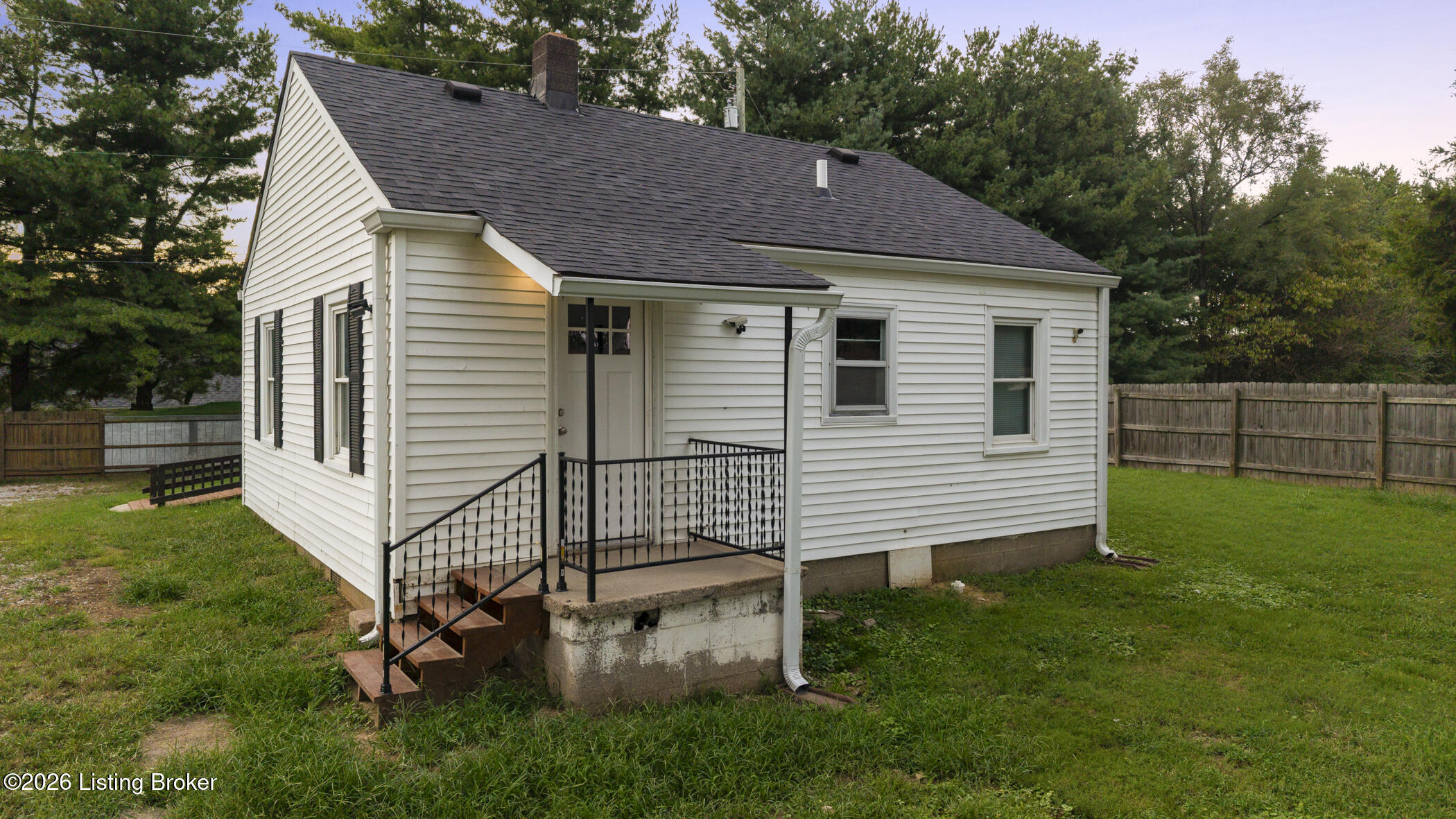 6801 Waller Ln Property Photo 27