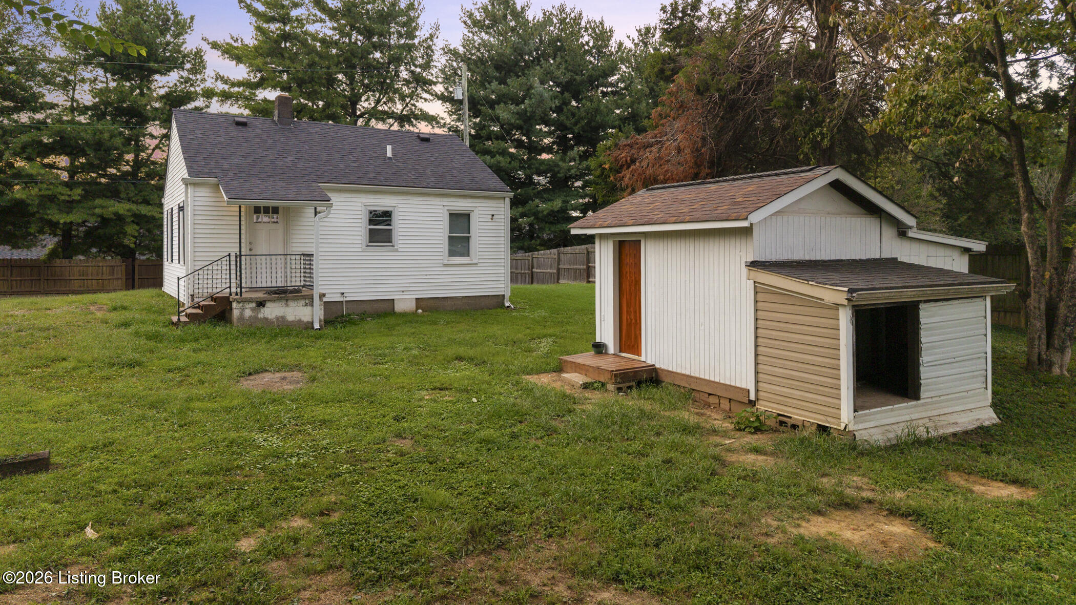 6801 Waller Ln Property Photo 29