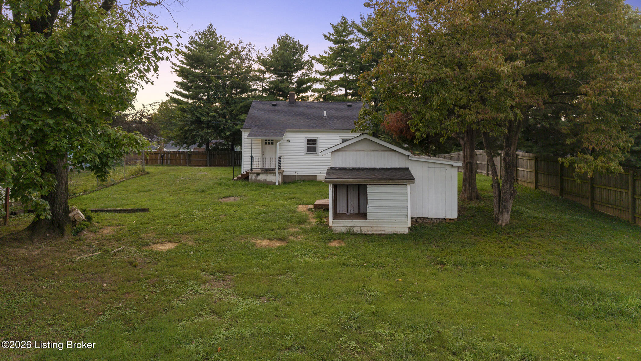 6801 Waller Ln Property Photo 30