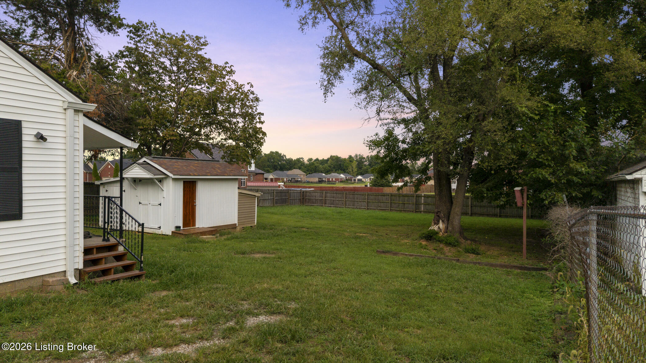 6801 Waller Ln Property Photo 33