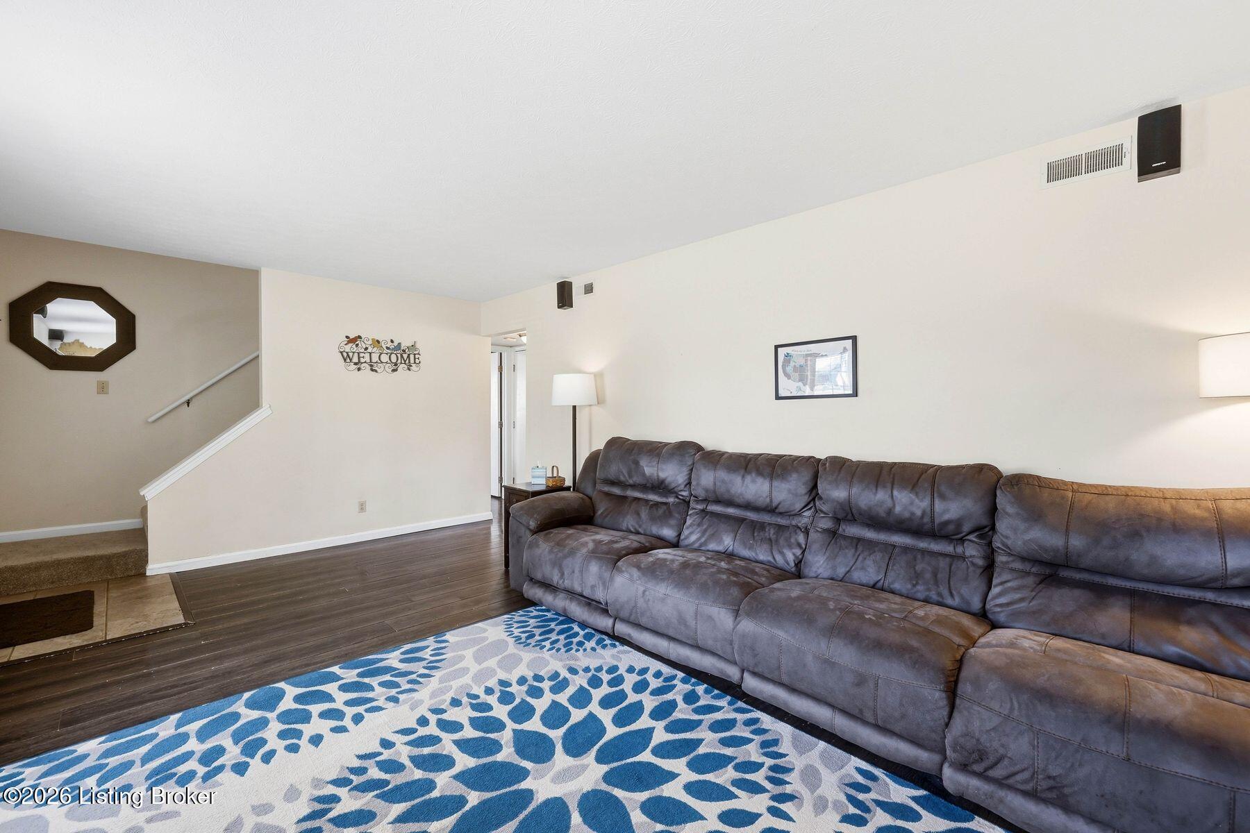 9300 Villa Fair Ct Property Photo 8