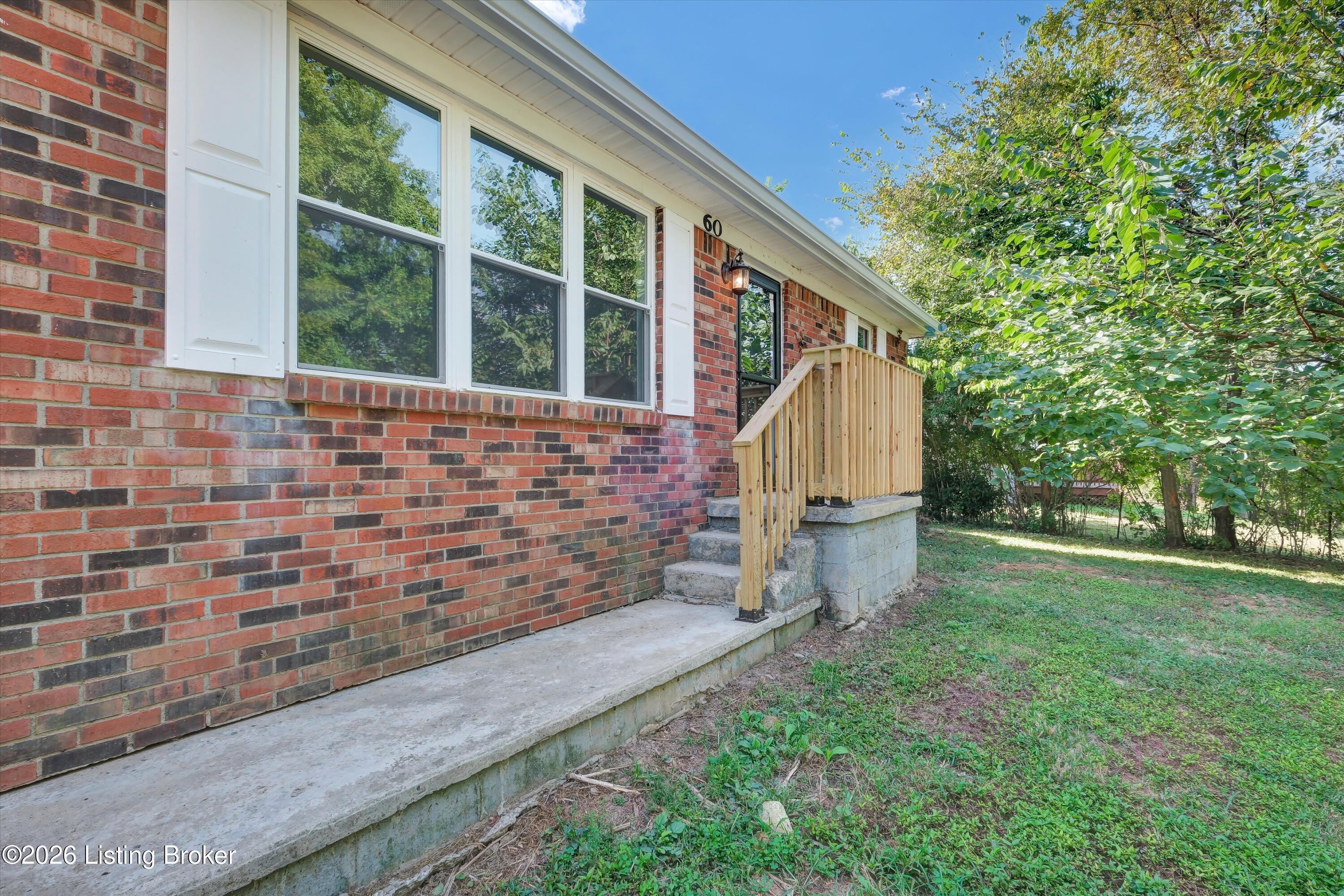 60 2nd St Property Photo 2