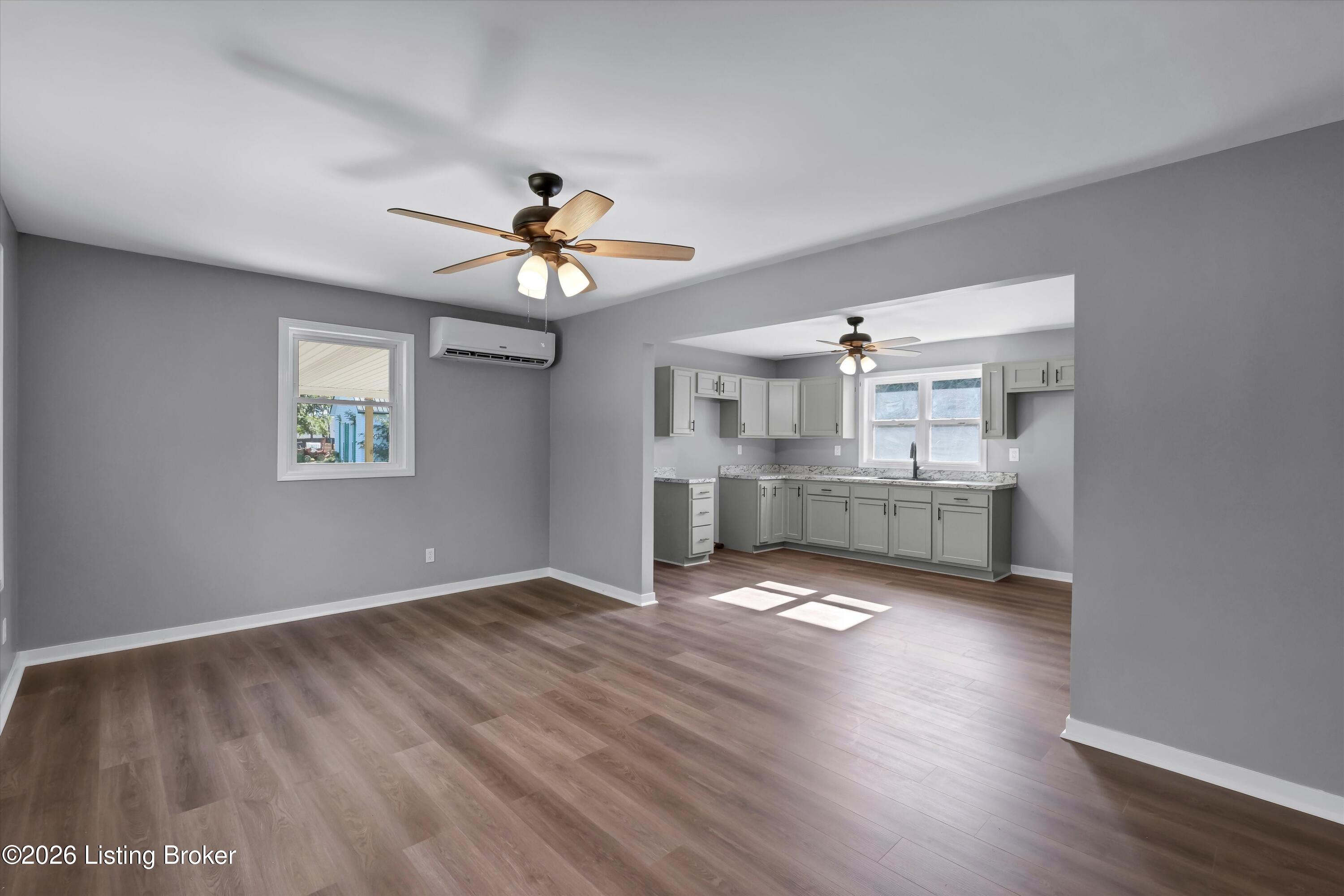 60 2nd St Property Photo 3