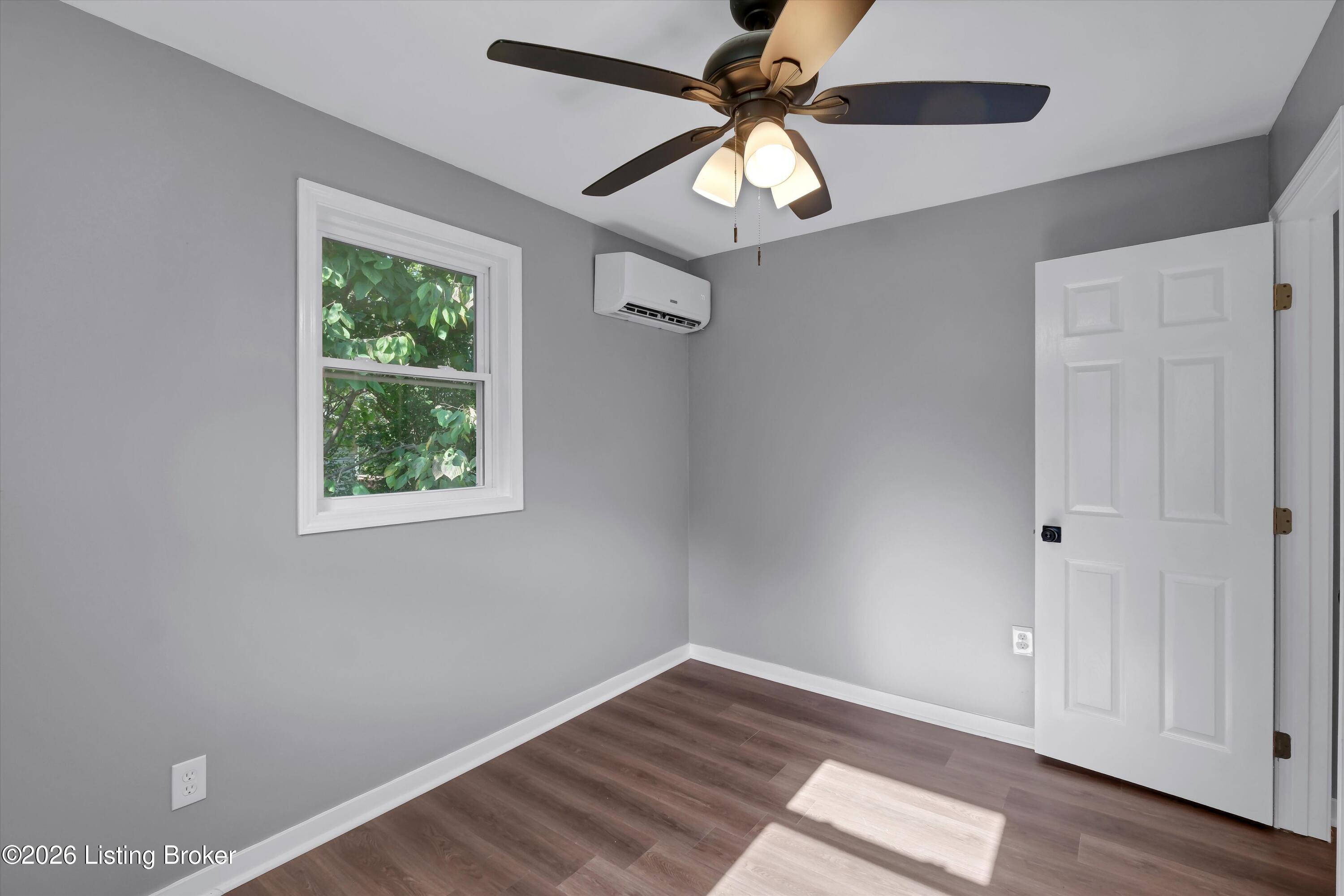60 2nd St Property Photo 21
