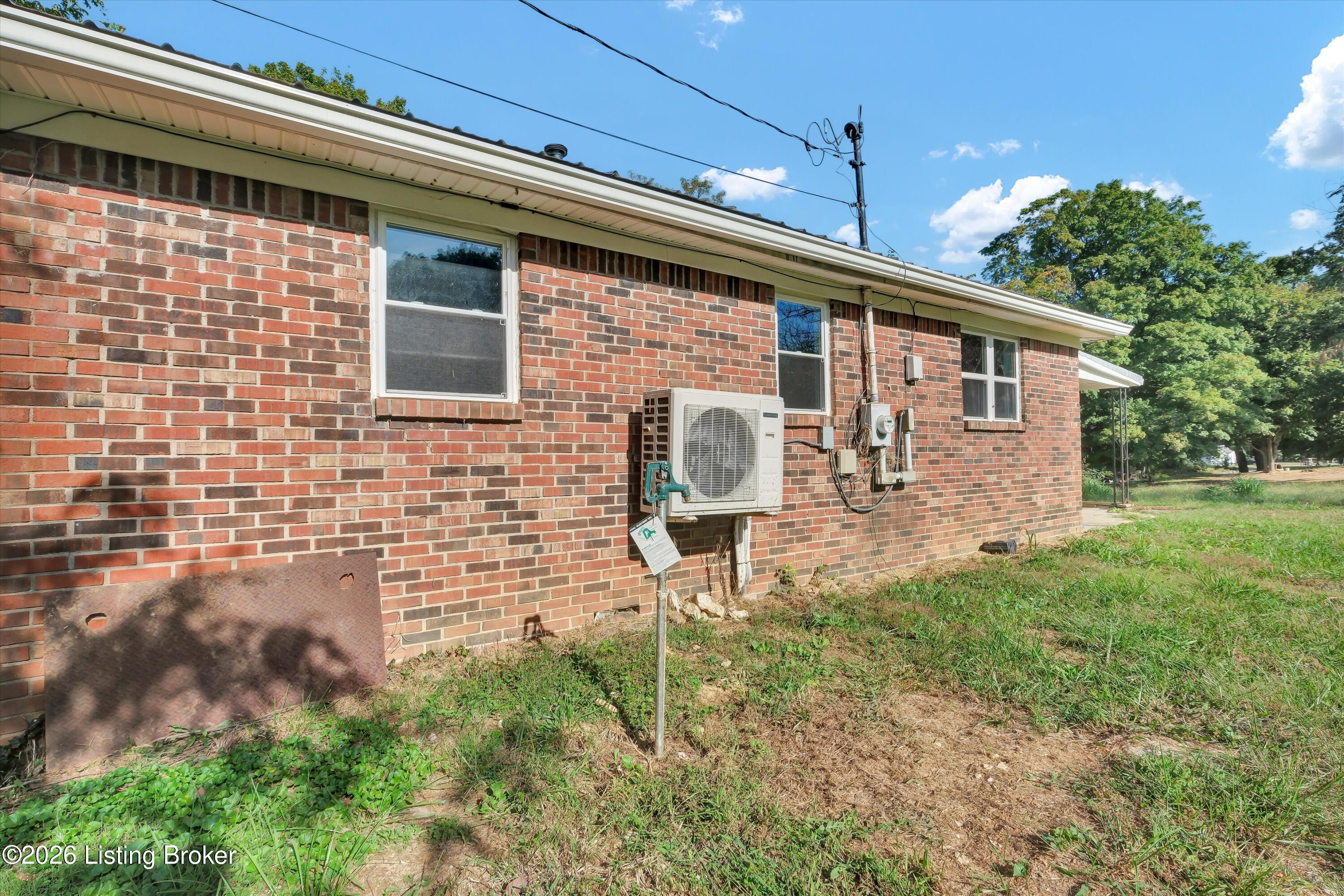 60 2nd St Property Photo 27