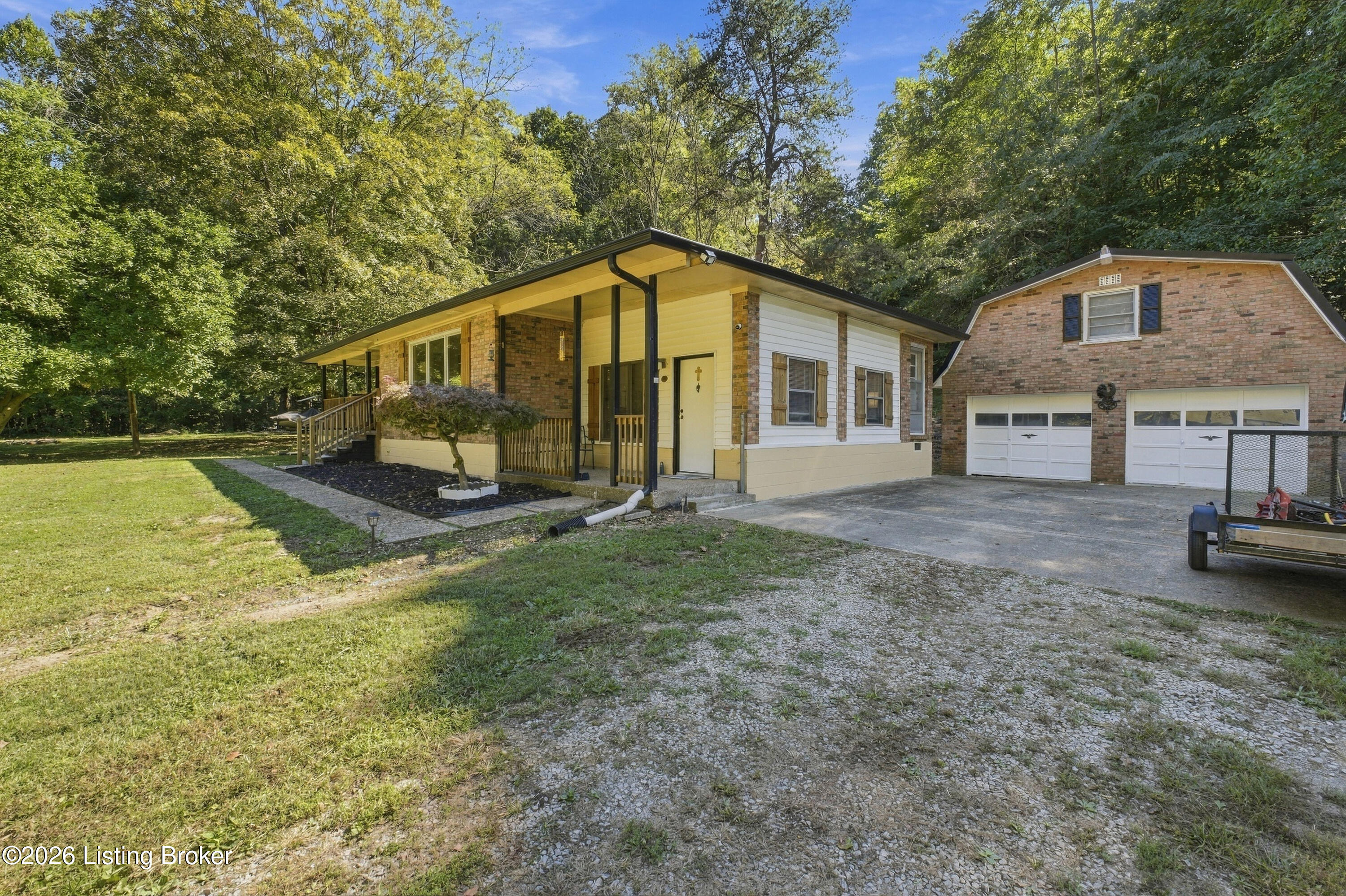 2598 Weavers Run Rd Property Photo 3