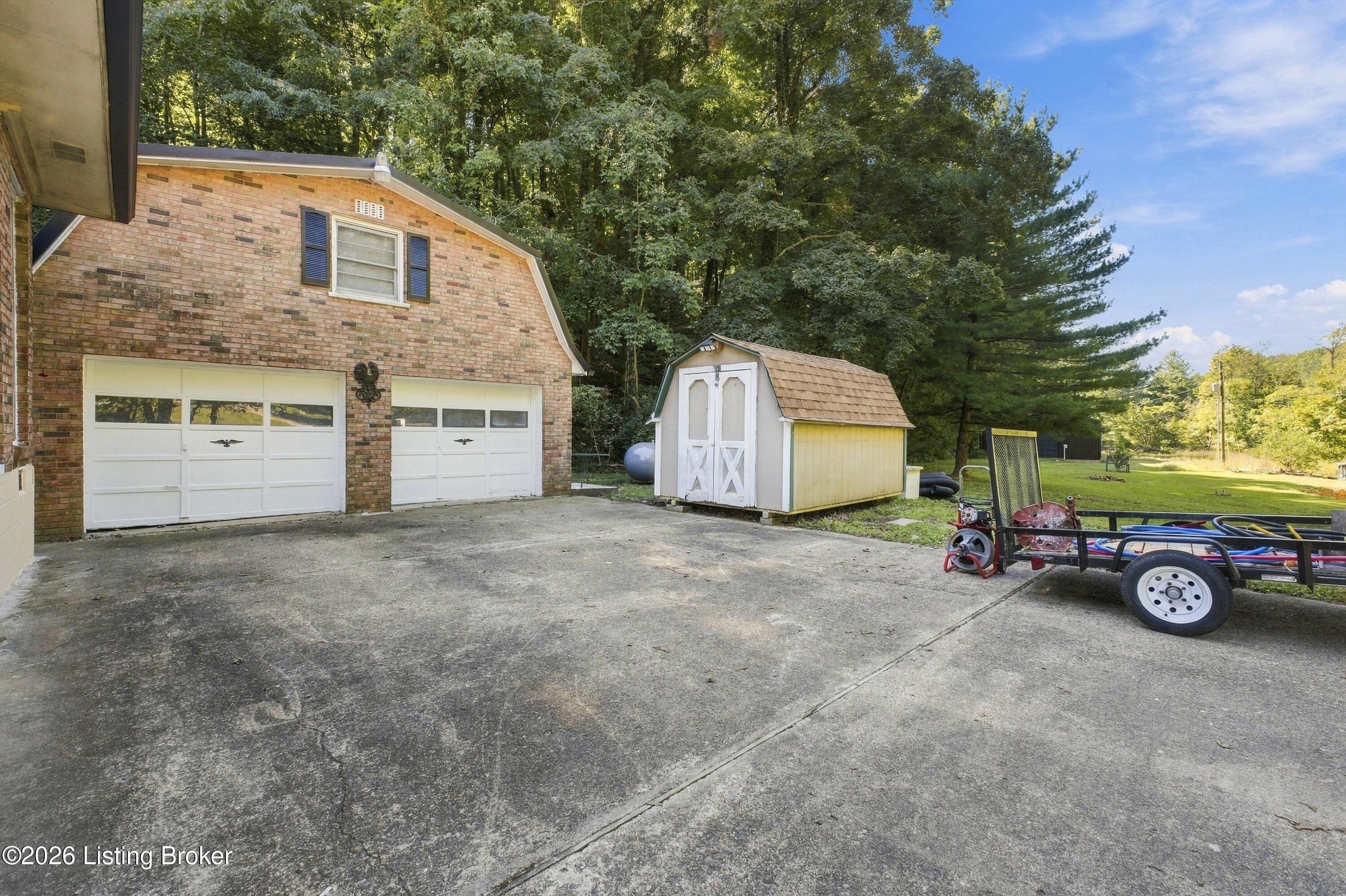 2598 Weavers Run Rd Property Photo 15