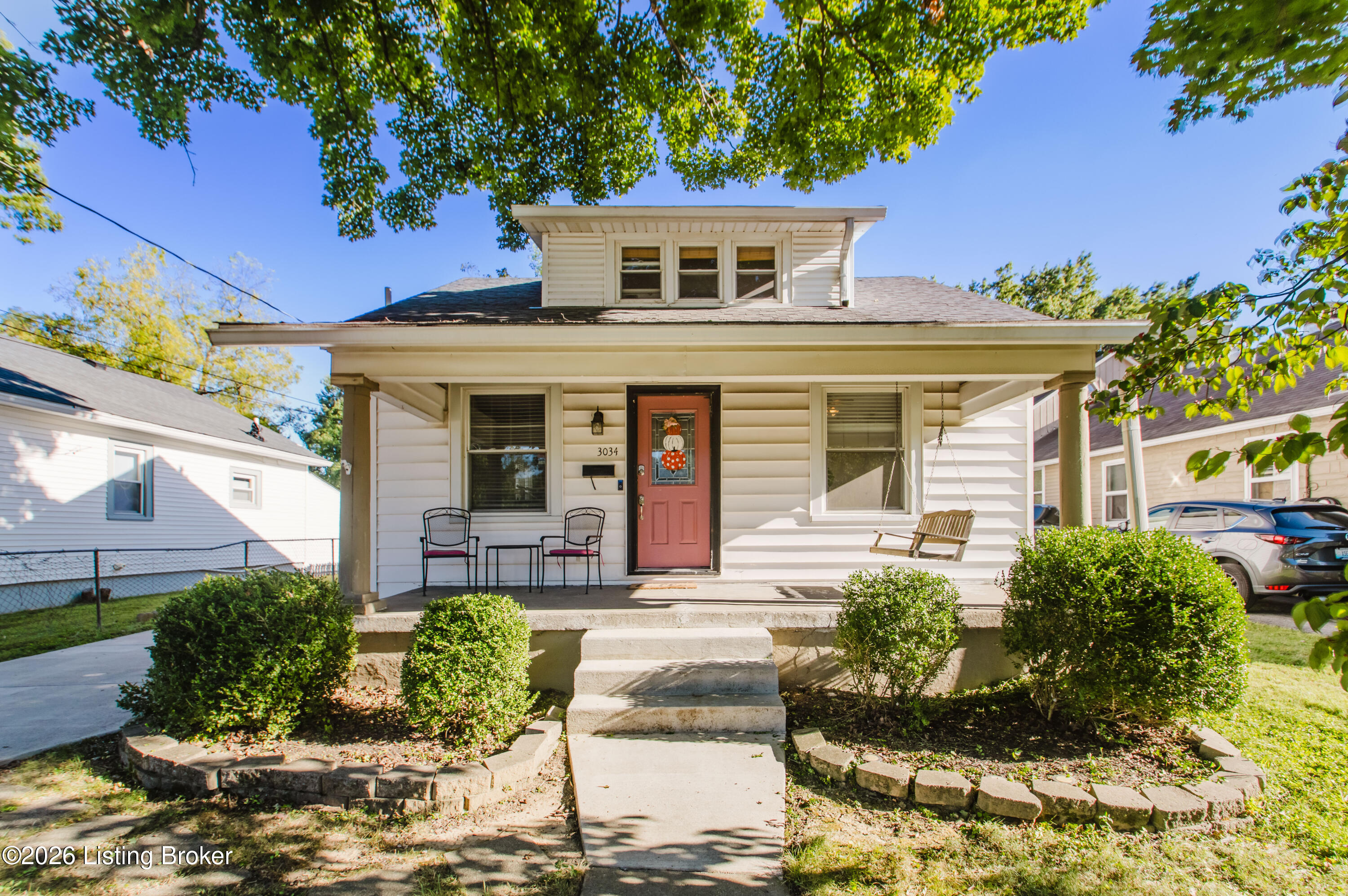 3034 University Rd Property Photo 1