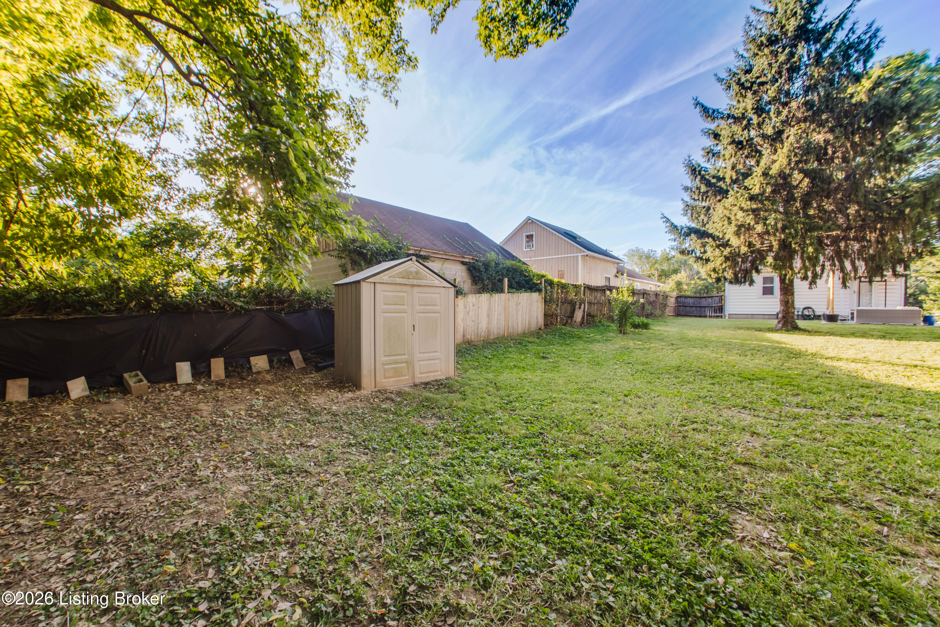 3034 University Rd Property Photo 41