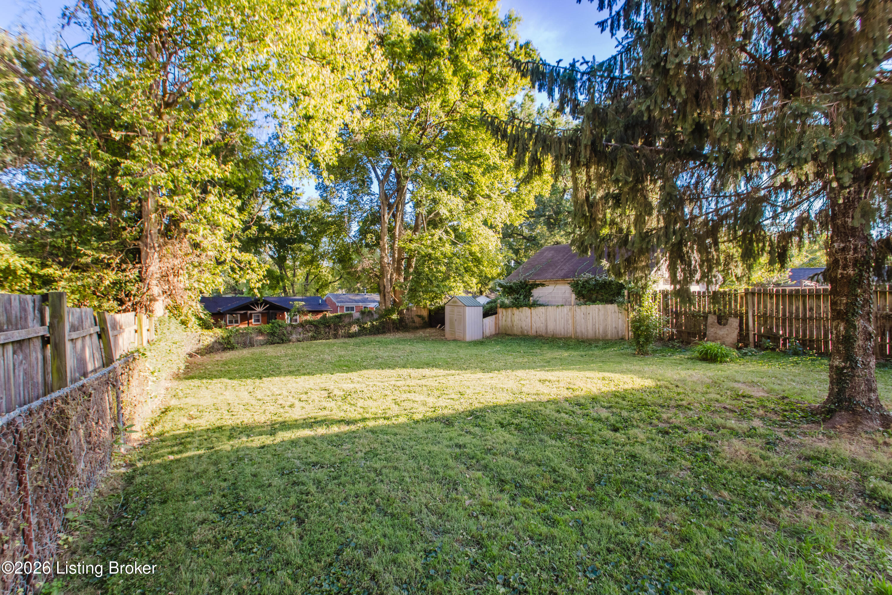 3034 University Rd Property Photo 42