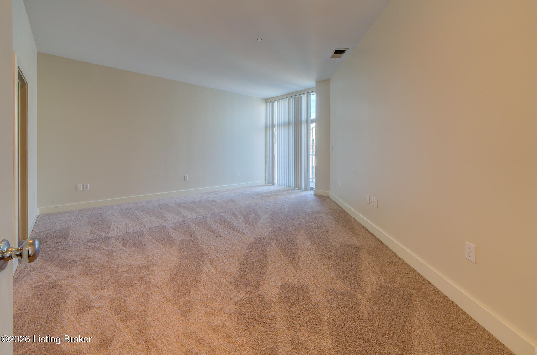 324 E Main St 503 Property Photo 14