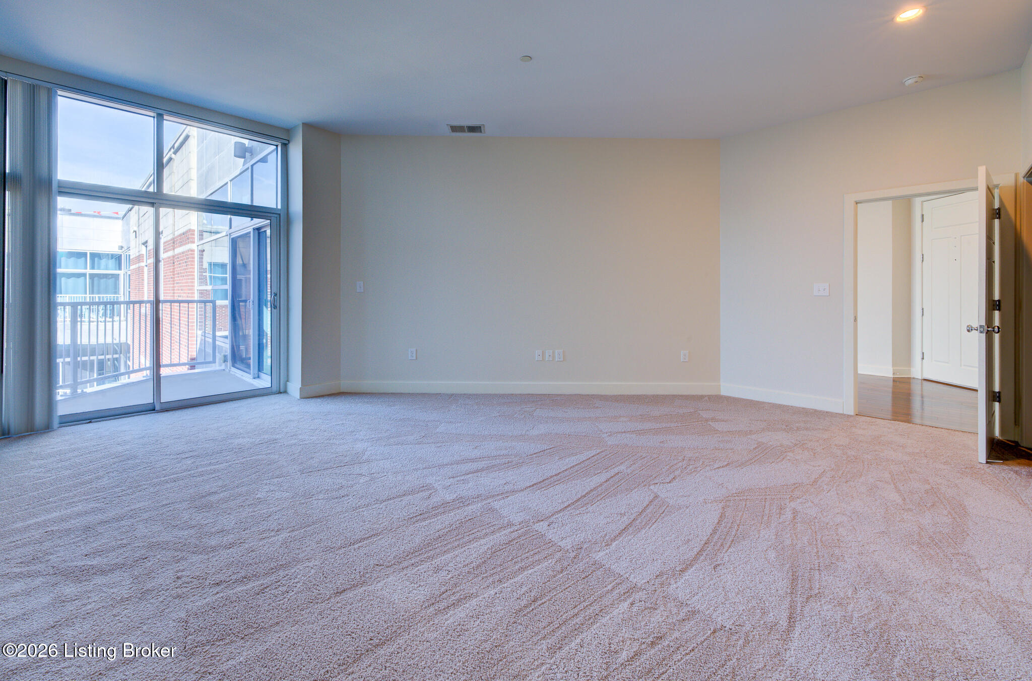324 E Main St 503 Property Photo 16