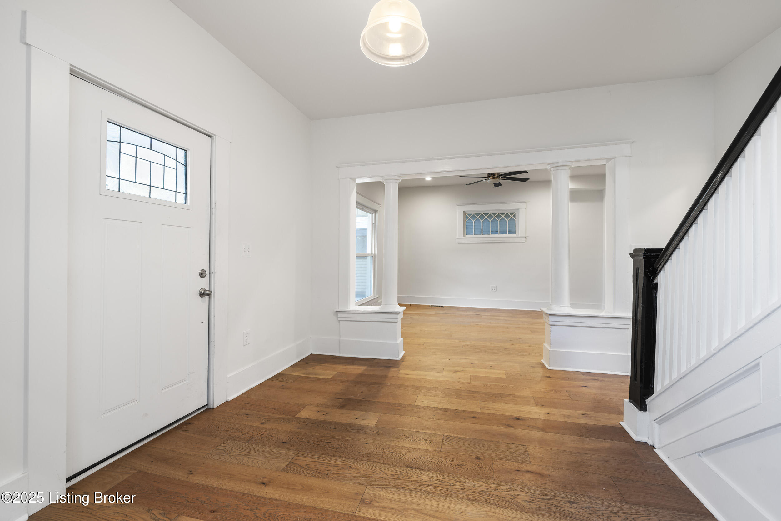426 E Oak St Property Photo 7