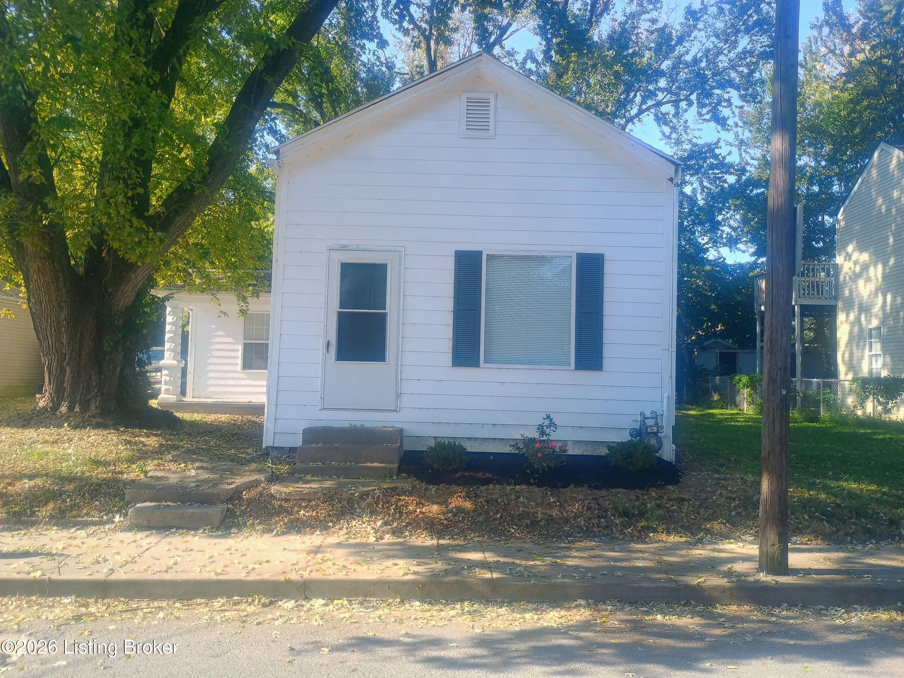 1812 Baird St Property Photo 1