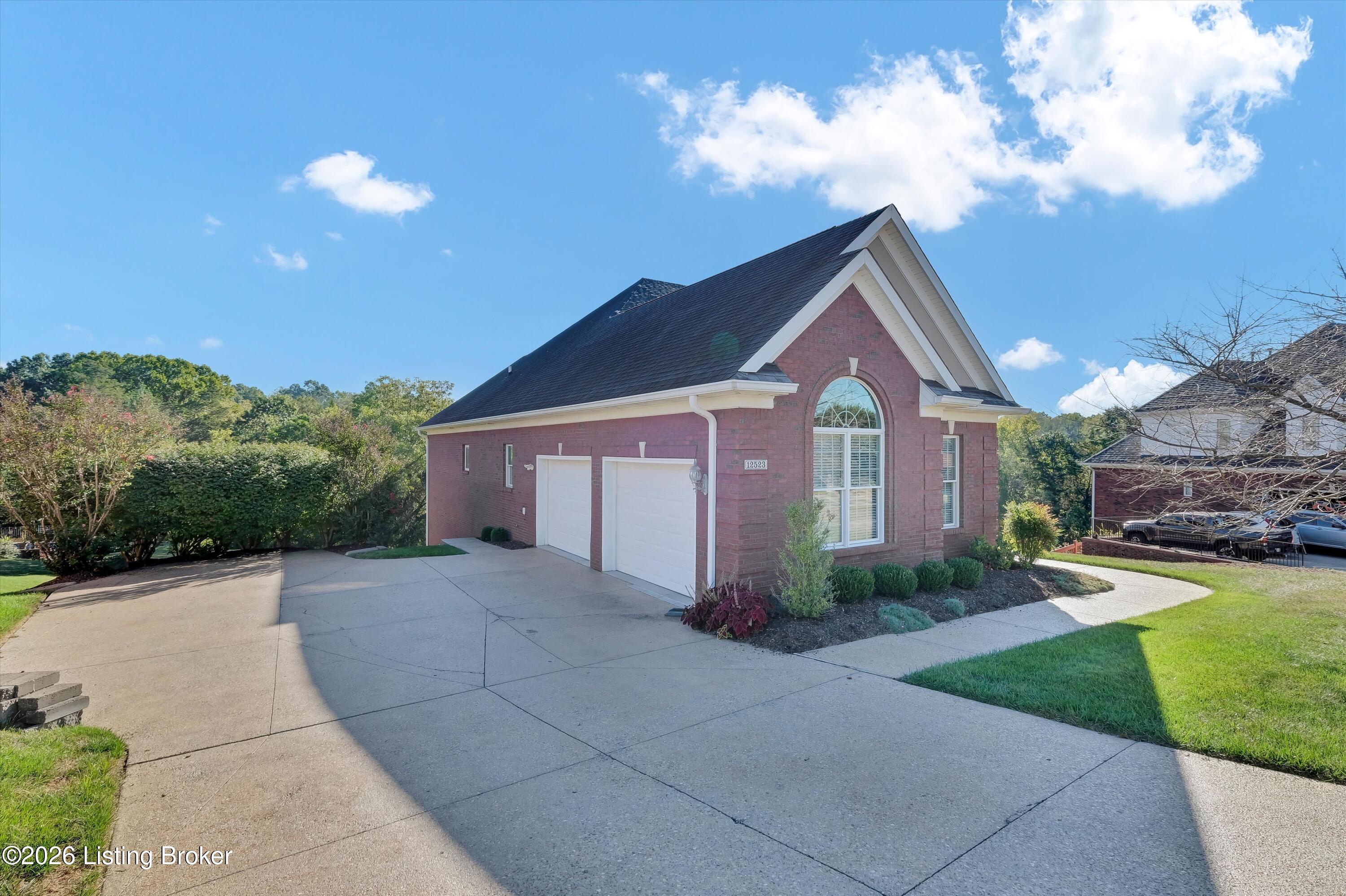 12523 Valley Pine Dr Property Photo 4