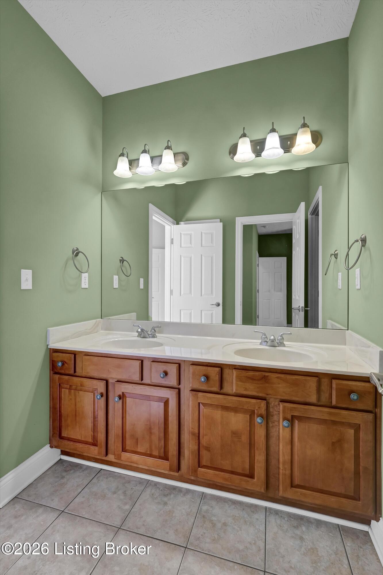 12523 Valley Pine Dr Property Photo 23
