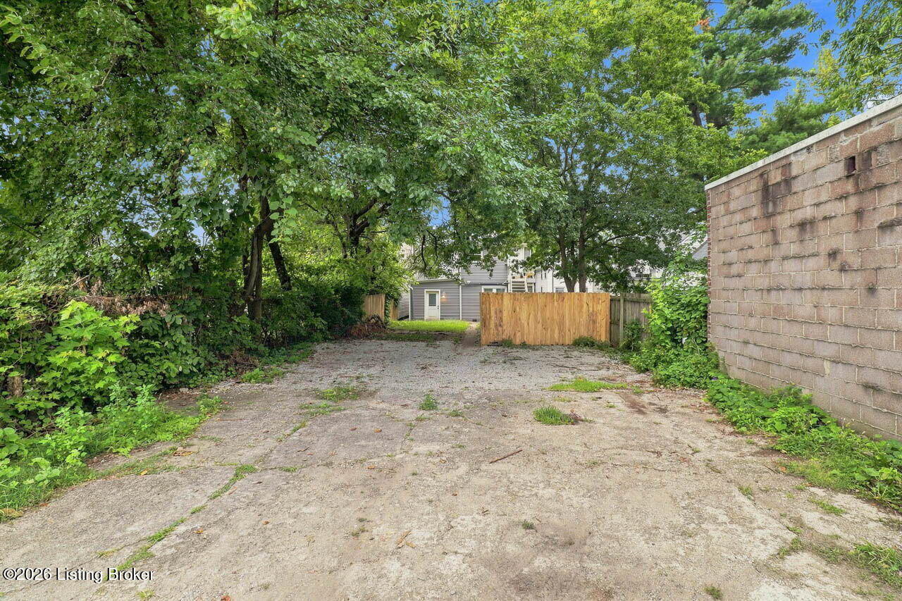469 E Brandeis Ave Property Photo 11