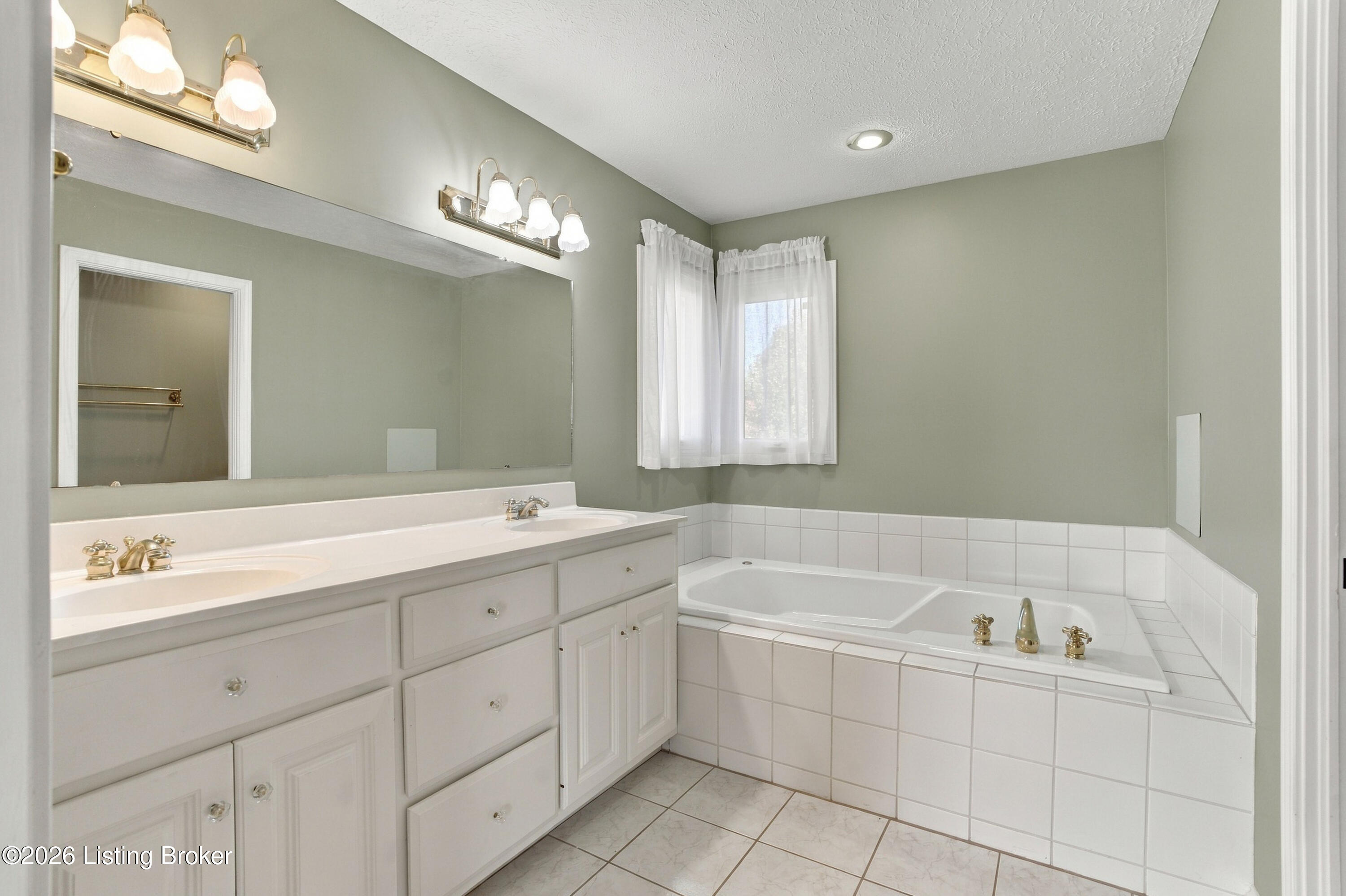 1509 Manchester Dr Property Photo 38