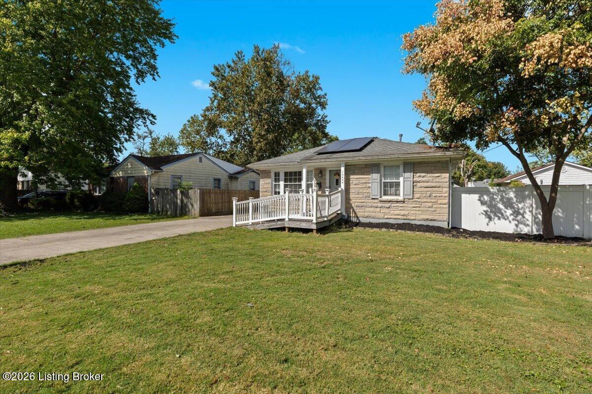 10408 La Plaza Dr Property Photo 3