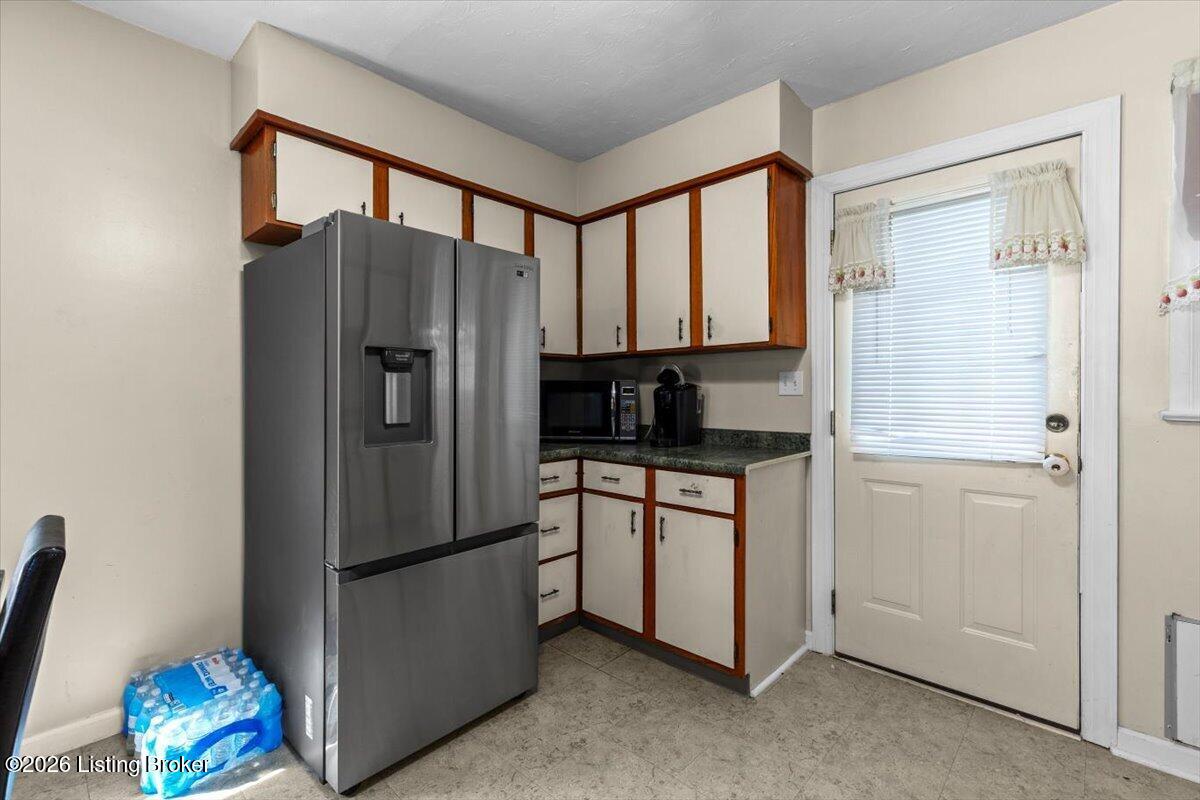 10408 La Plaza Dr Property Photo 8