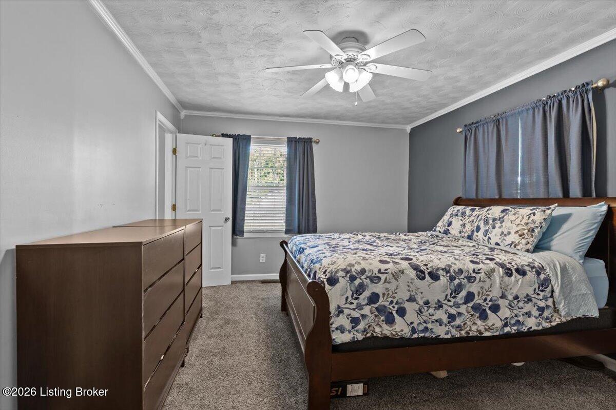 10408 La Plaza Dr Property Photo 11