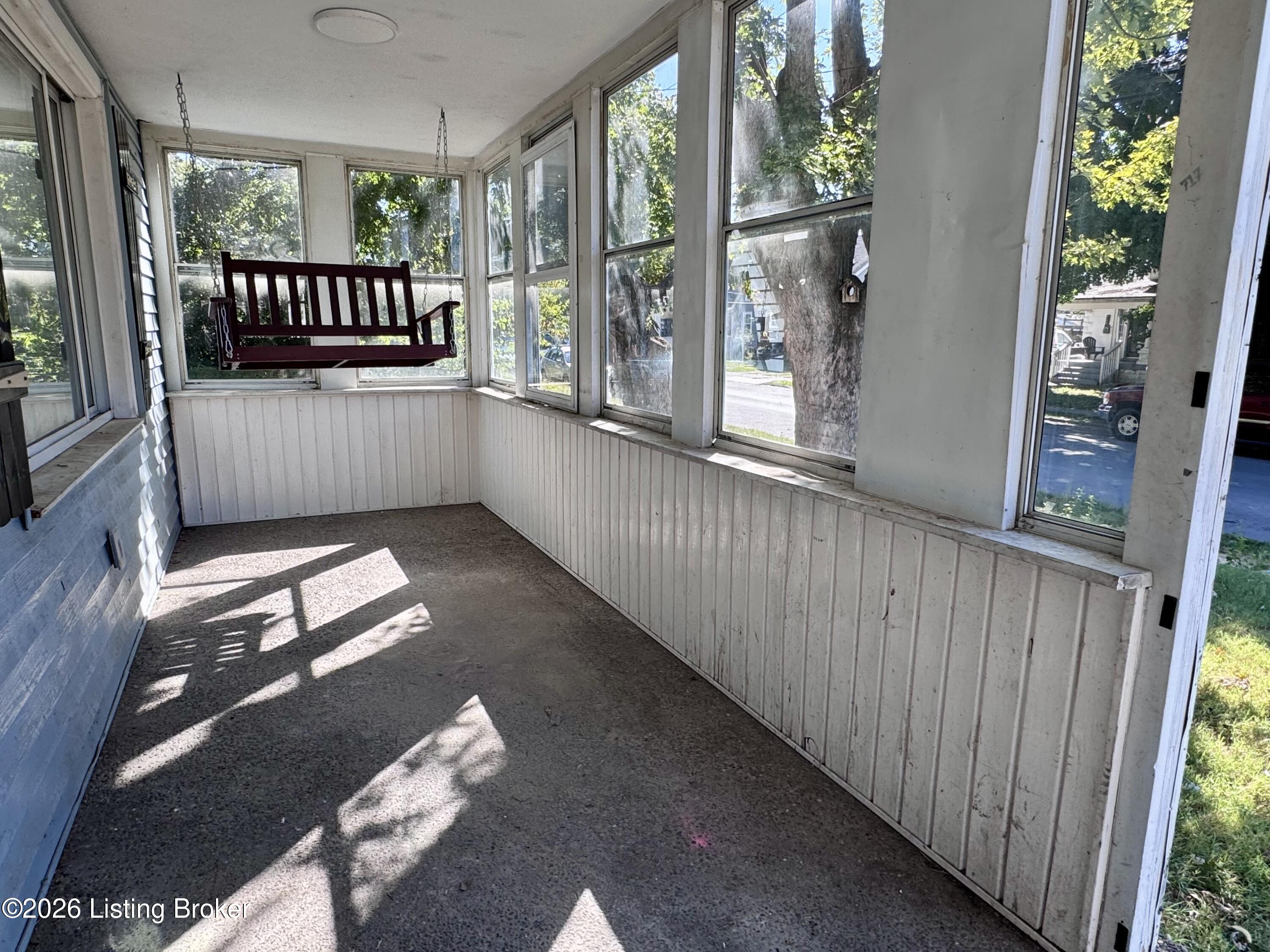 717 W Evelyn Ave Property Photo 2