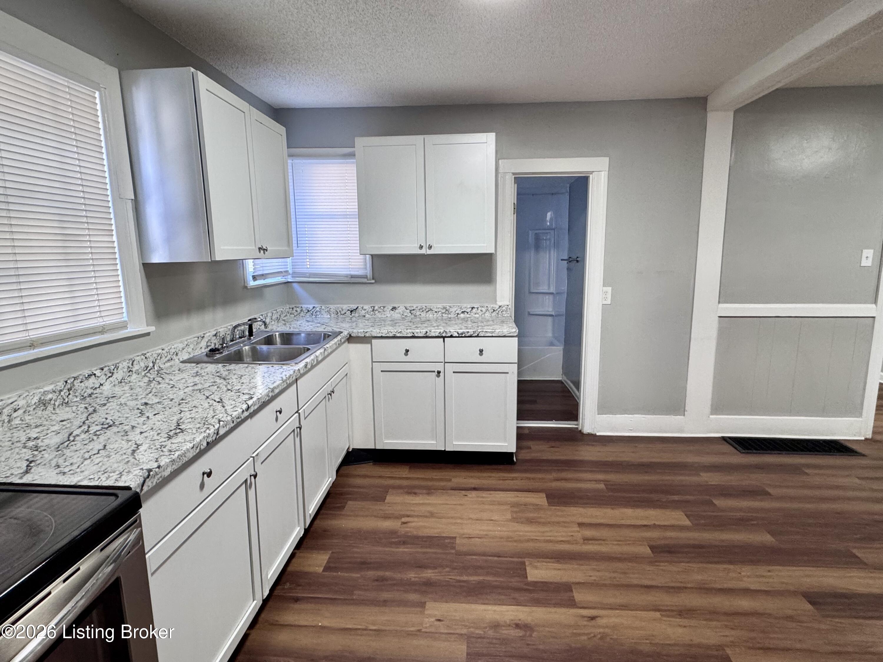 717 W Evelyn Ave Property Photo 5