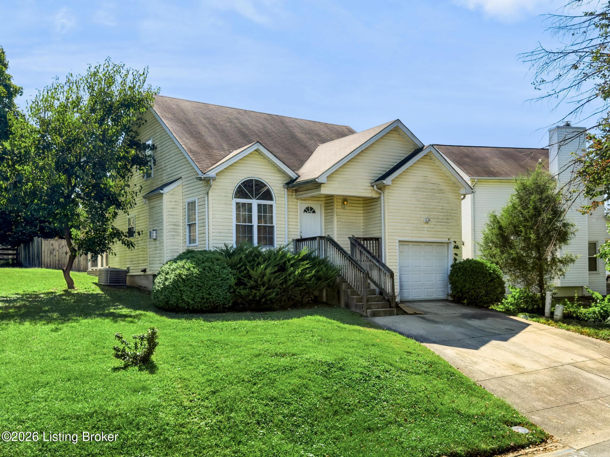 8104 Hudson Ln Property Photo 2
