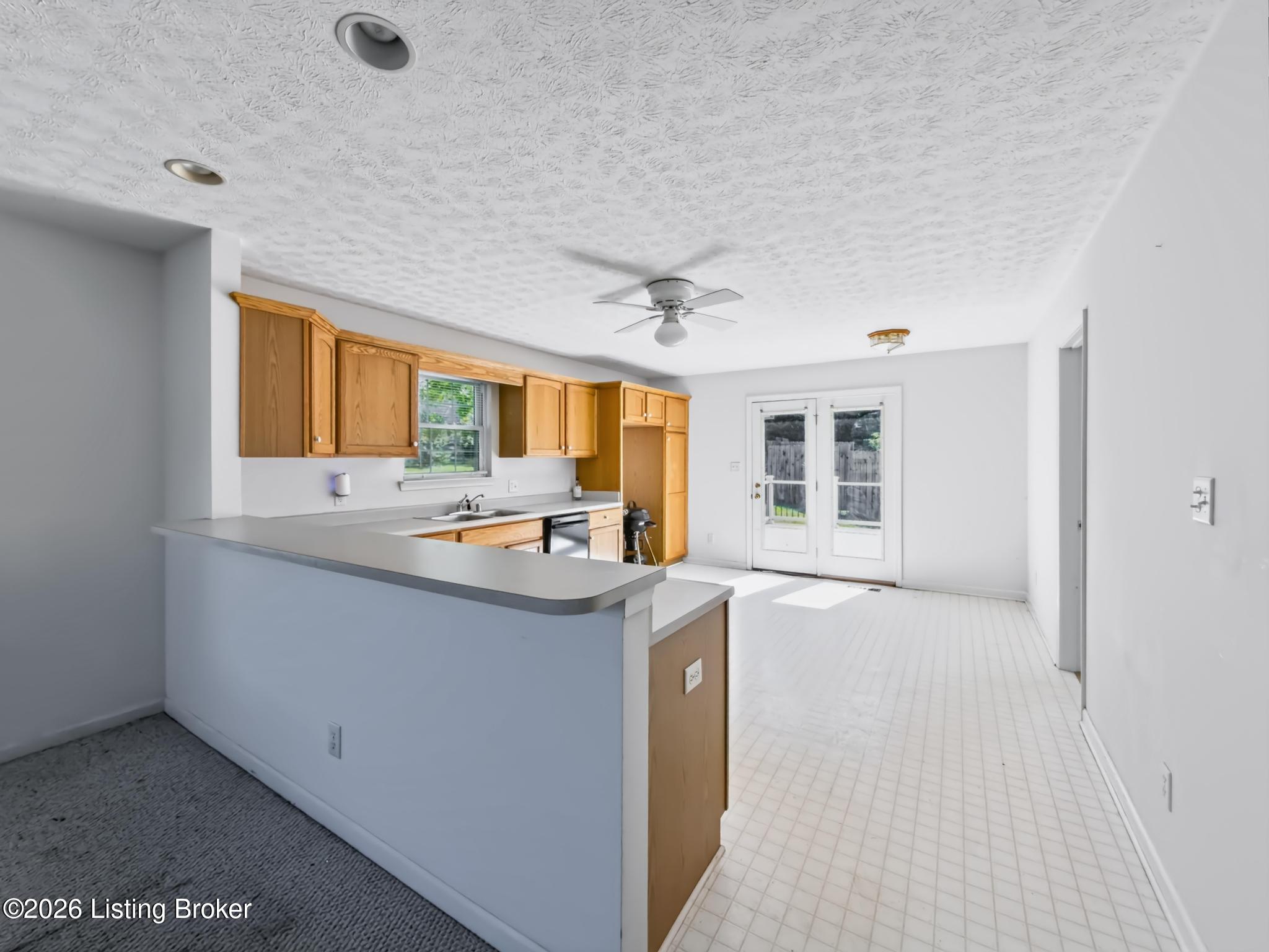 8104 Hudson Ln Property Photo 7