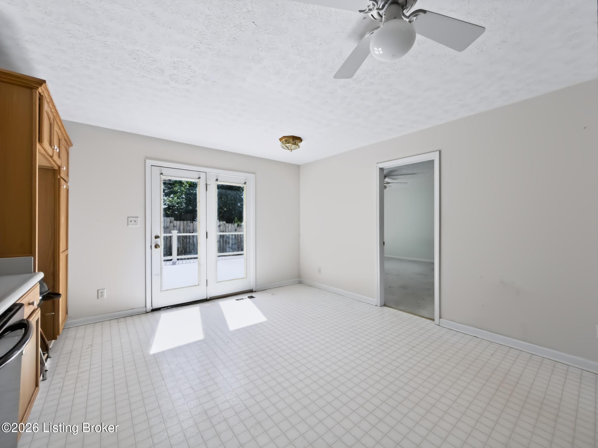 8104 Hudson Ln Property Photo 9