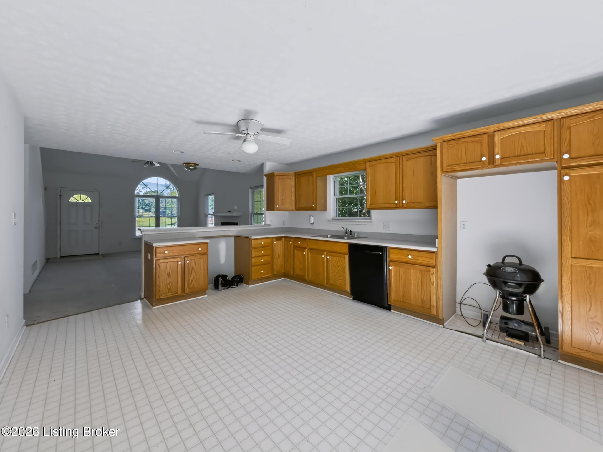 8104 Hudson Ln Property Photo 10