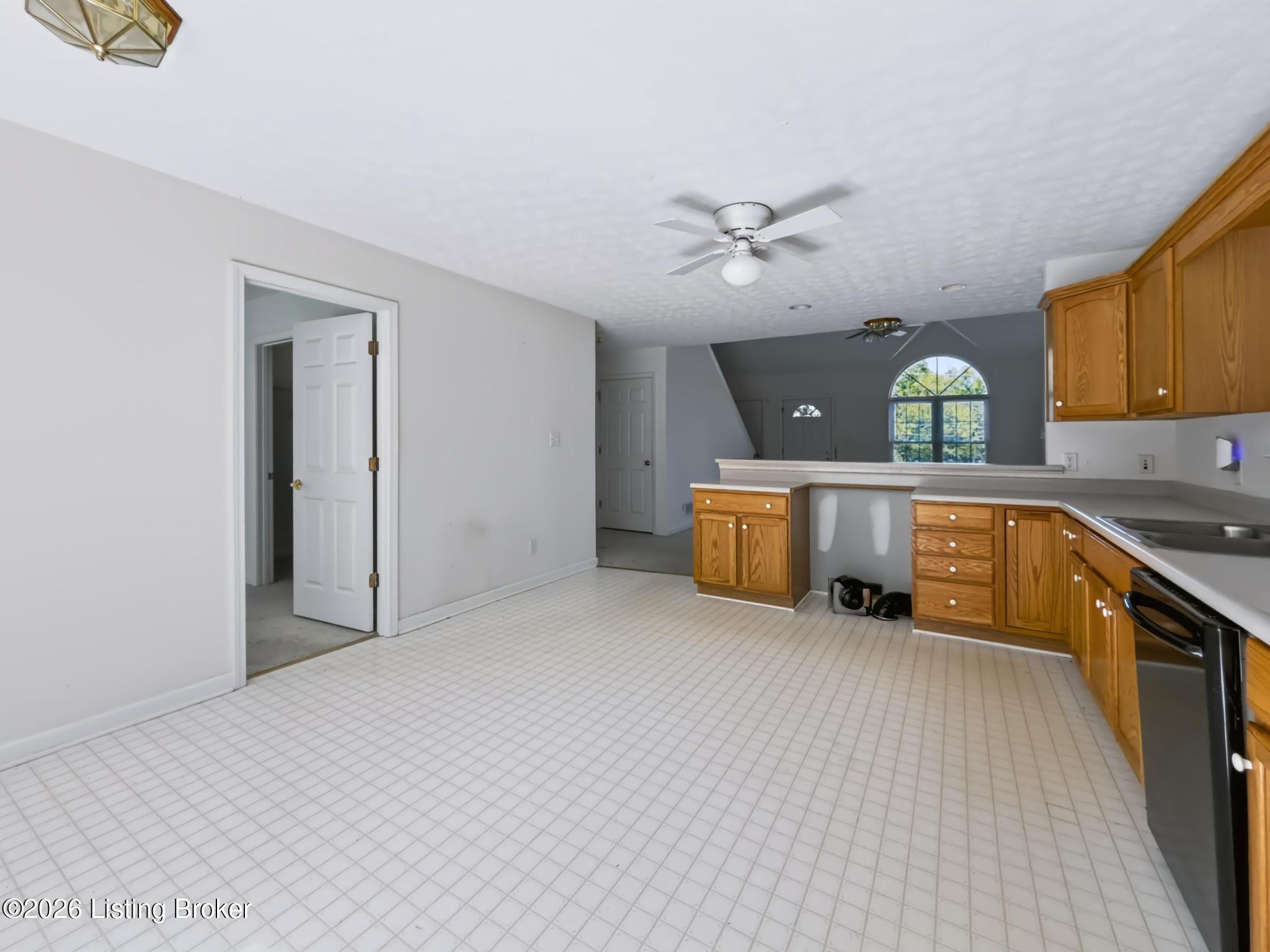 8104 Hudson Ln Property Photo 11