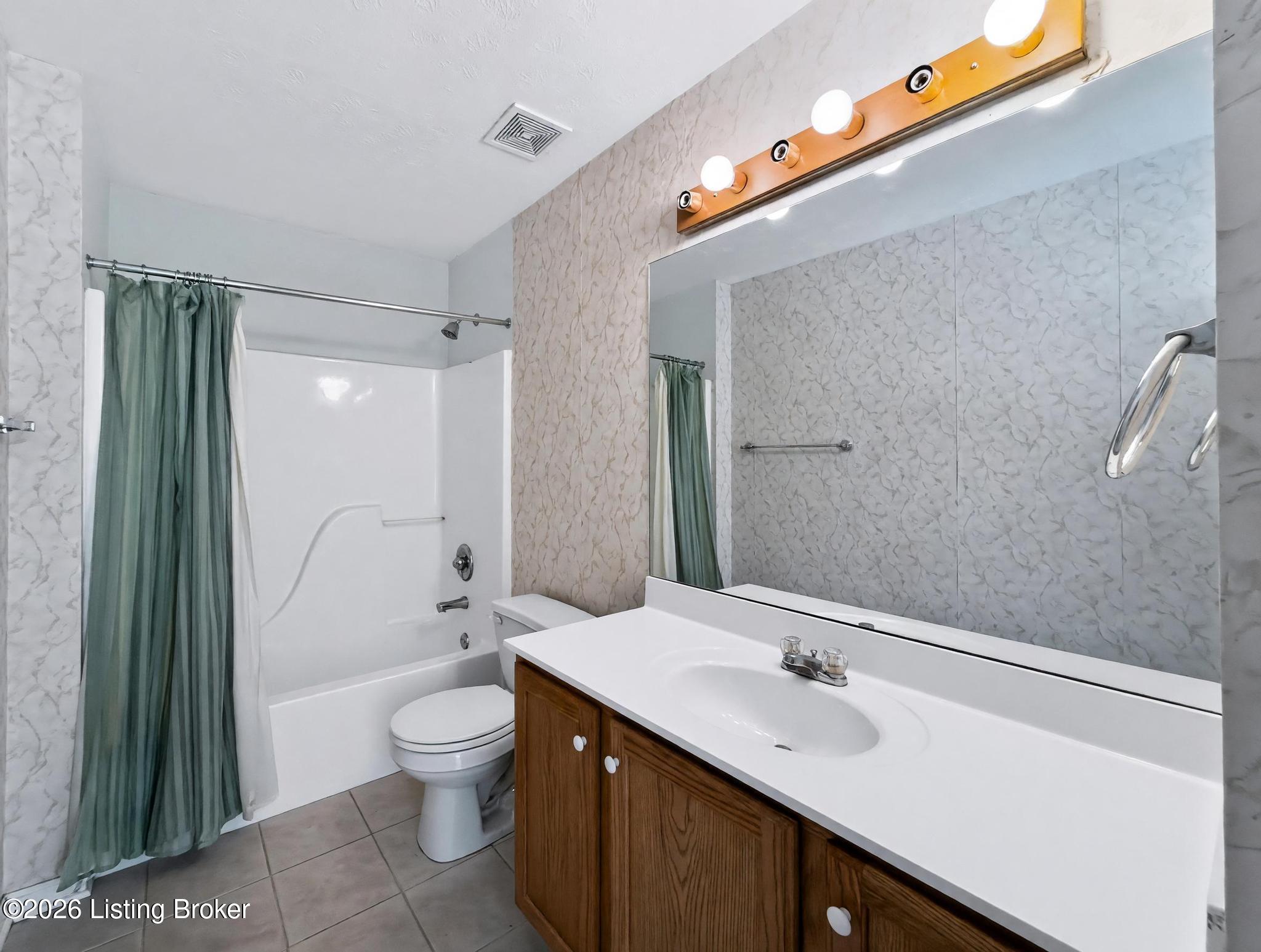 8104 Hudson Ln Property Photo 16