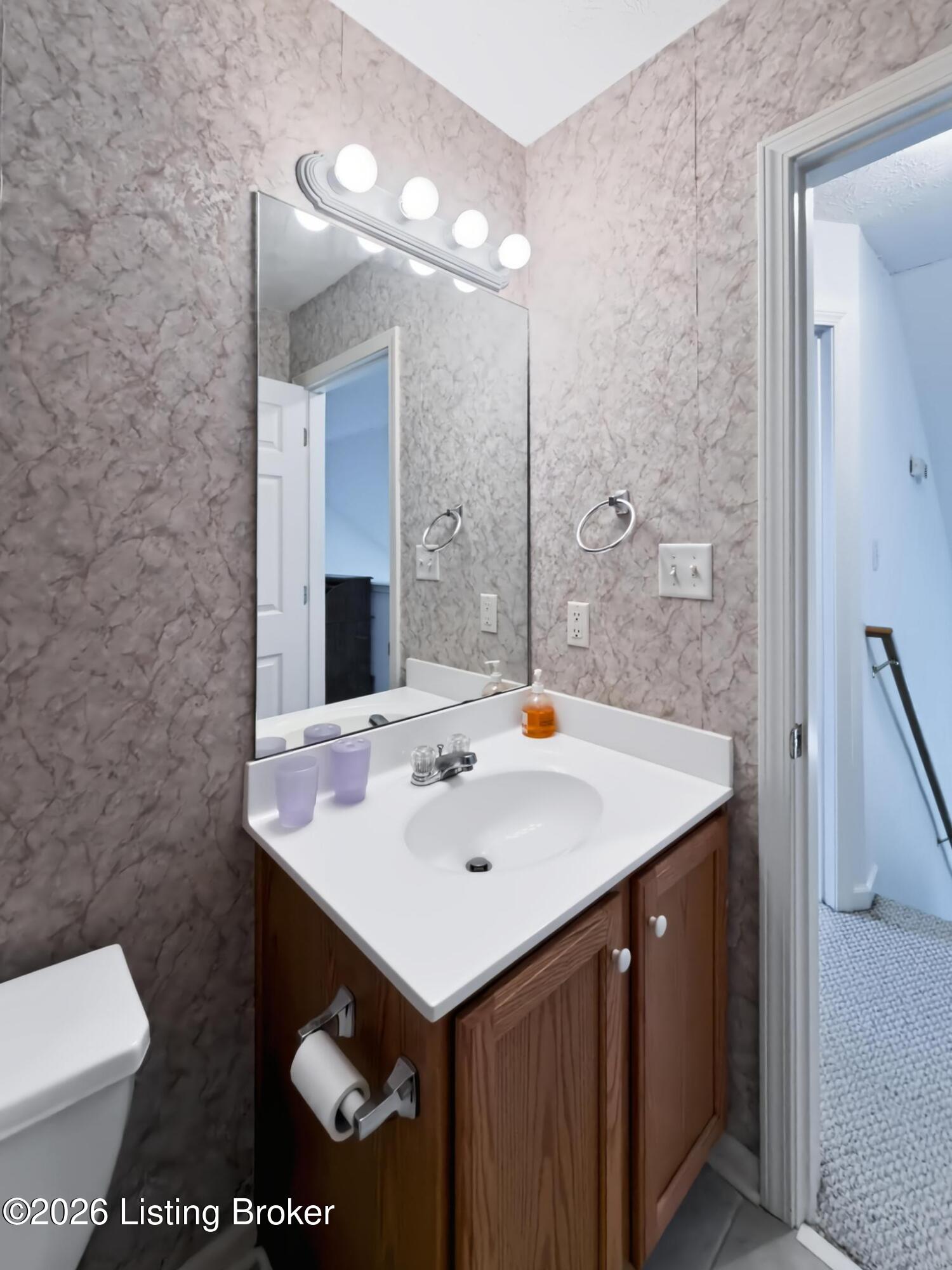 8104 Hudson Ln Property Photo 17