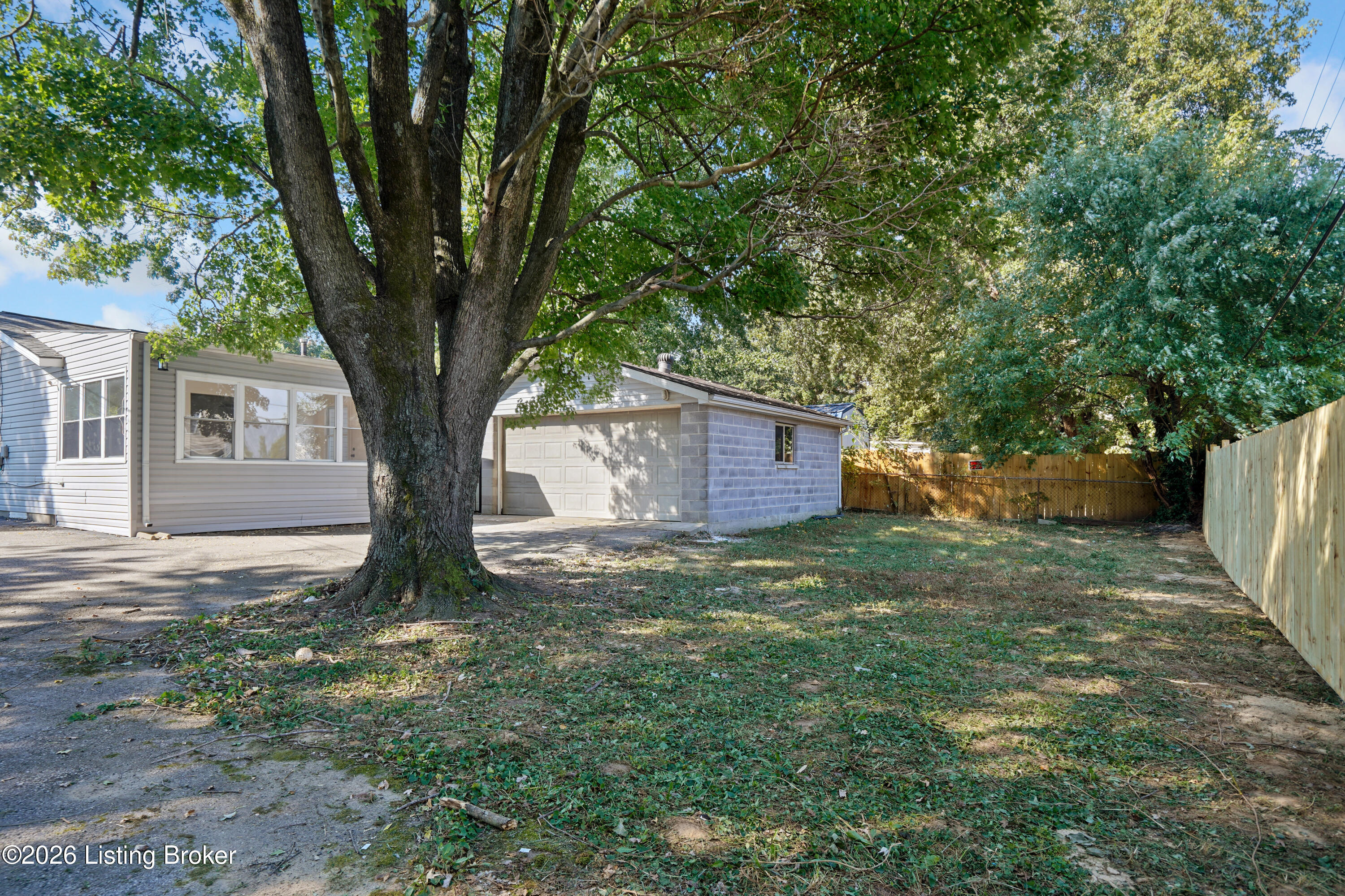 124 Melody Ln Property Photo 32