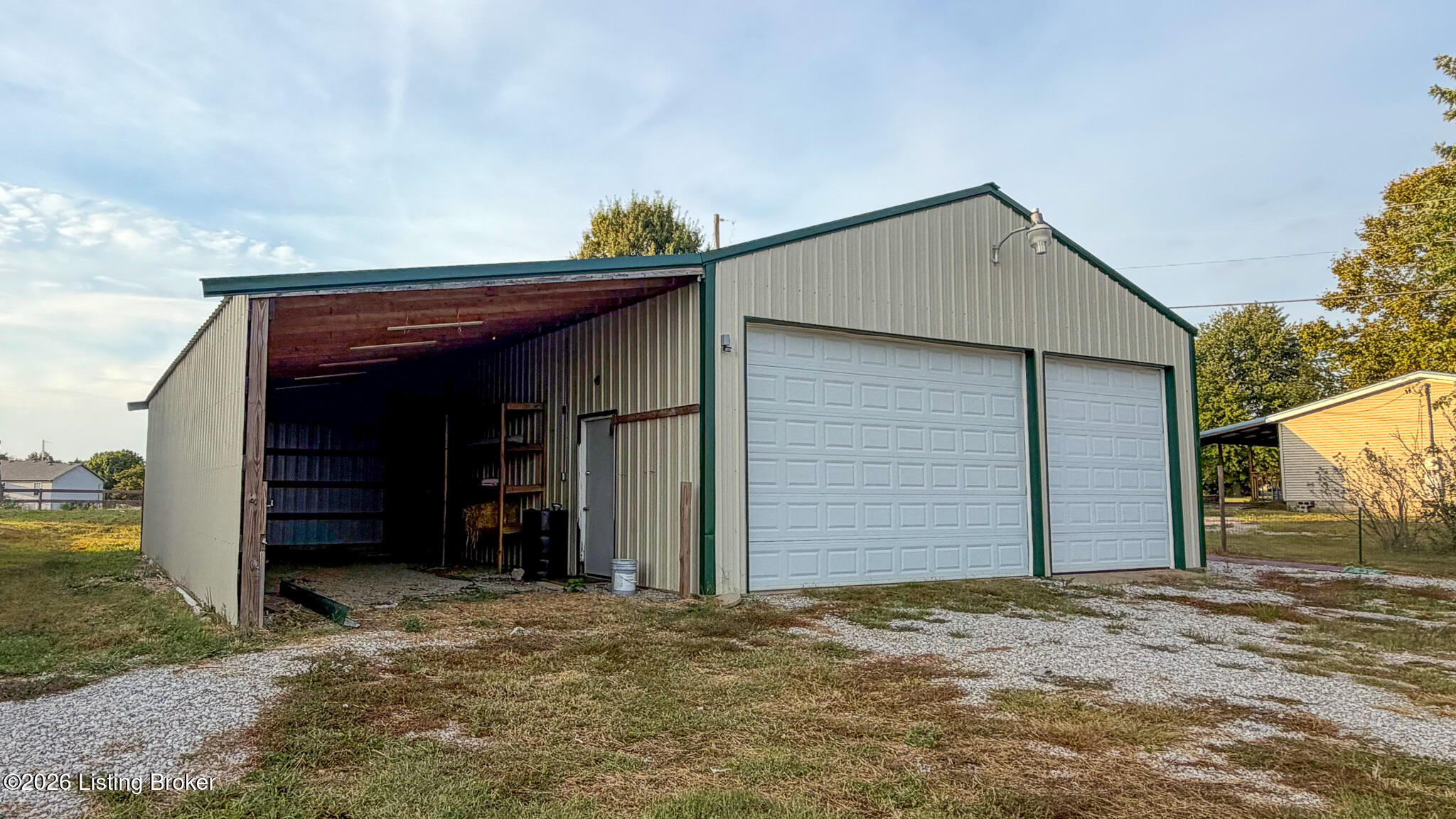 90 Meadow Vale Ct Property Photo 3