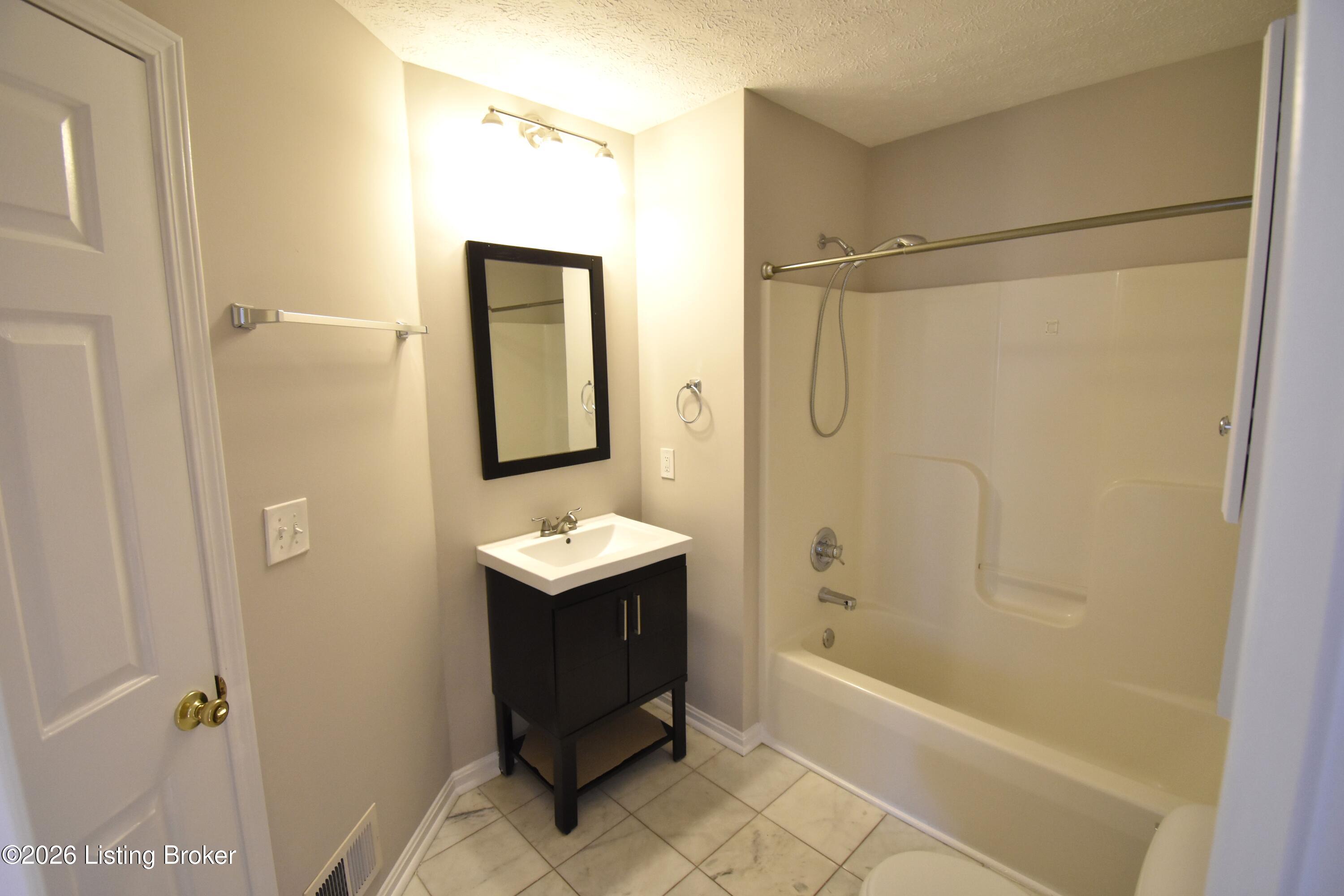 8010 Village Point Dr Property Photo 21