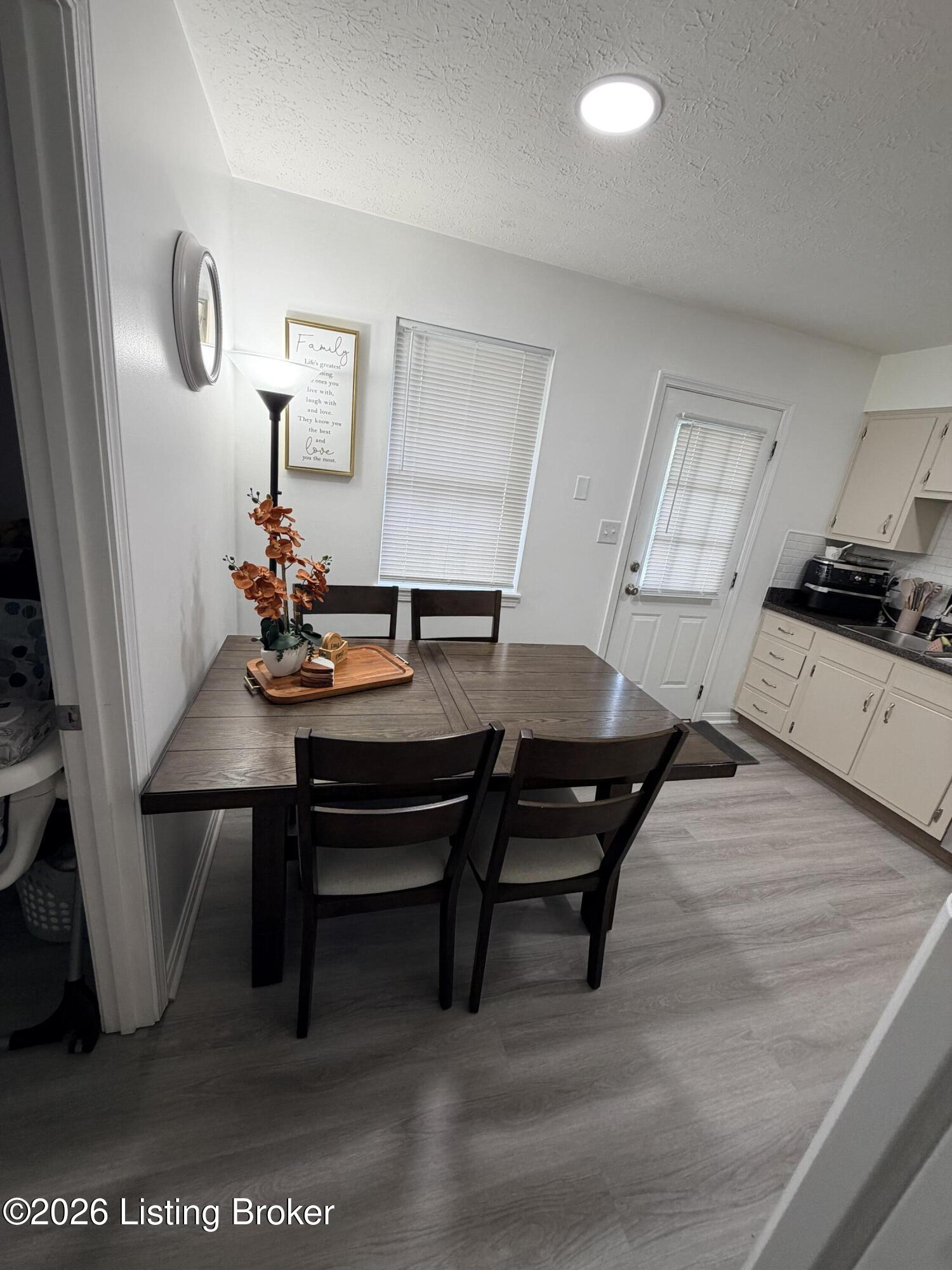 11003 Lanette Ct Property Photo 6
