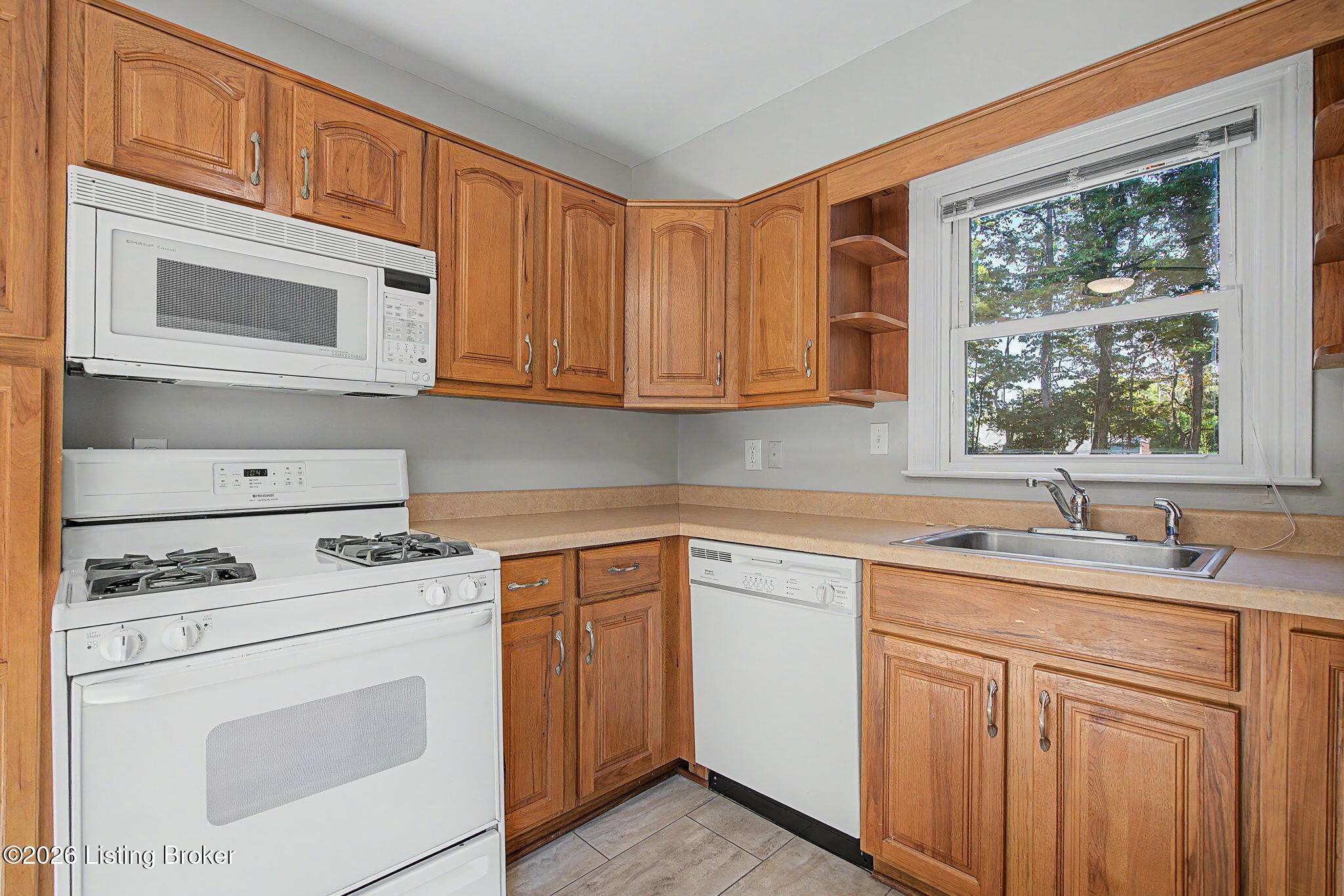 1823 Kingsford Dr Property Photo 13