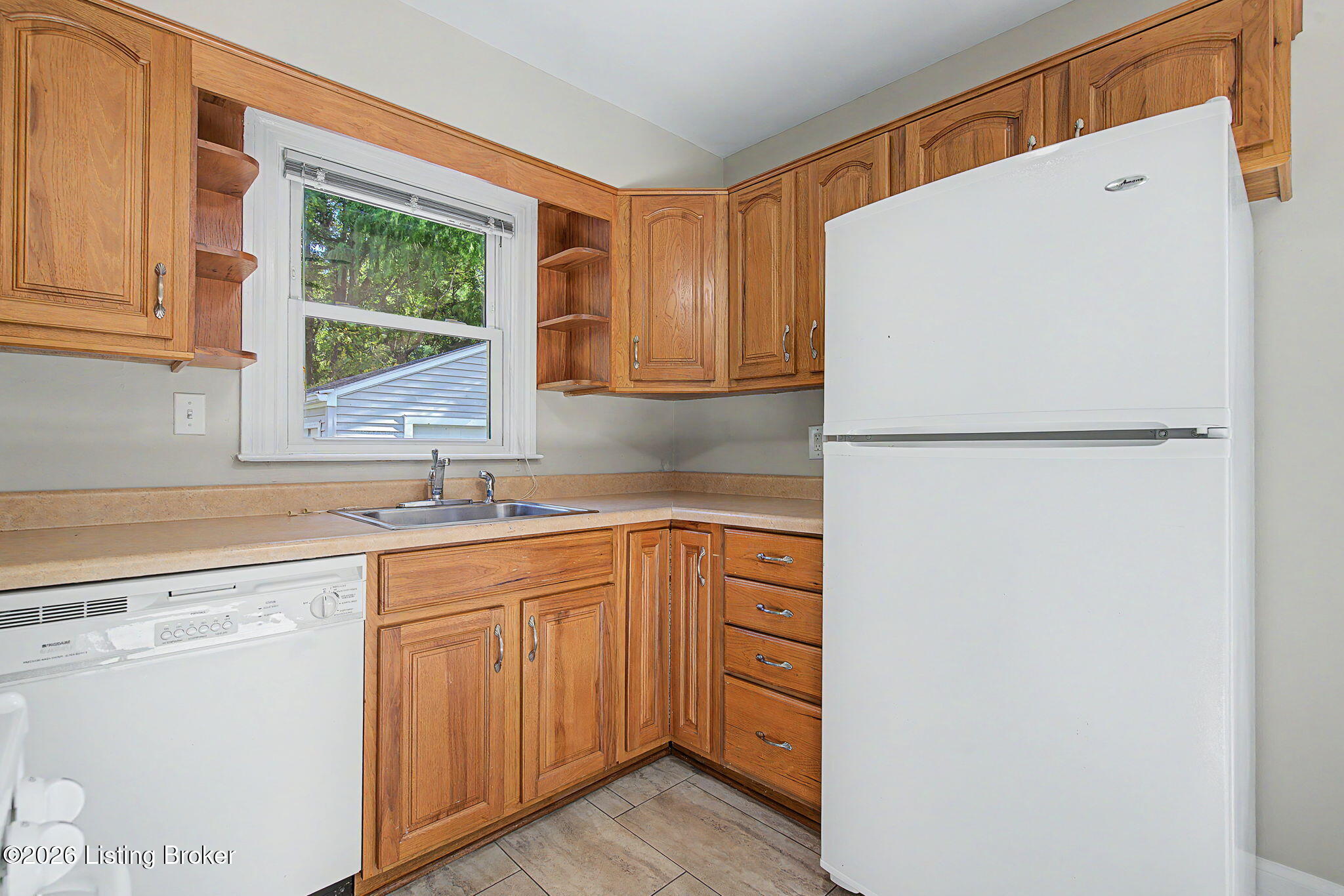 1823 Kingsford Dr Property Photo 16