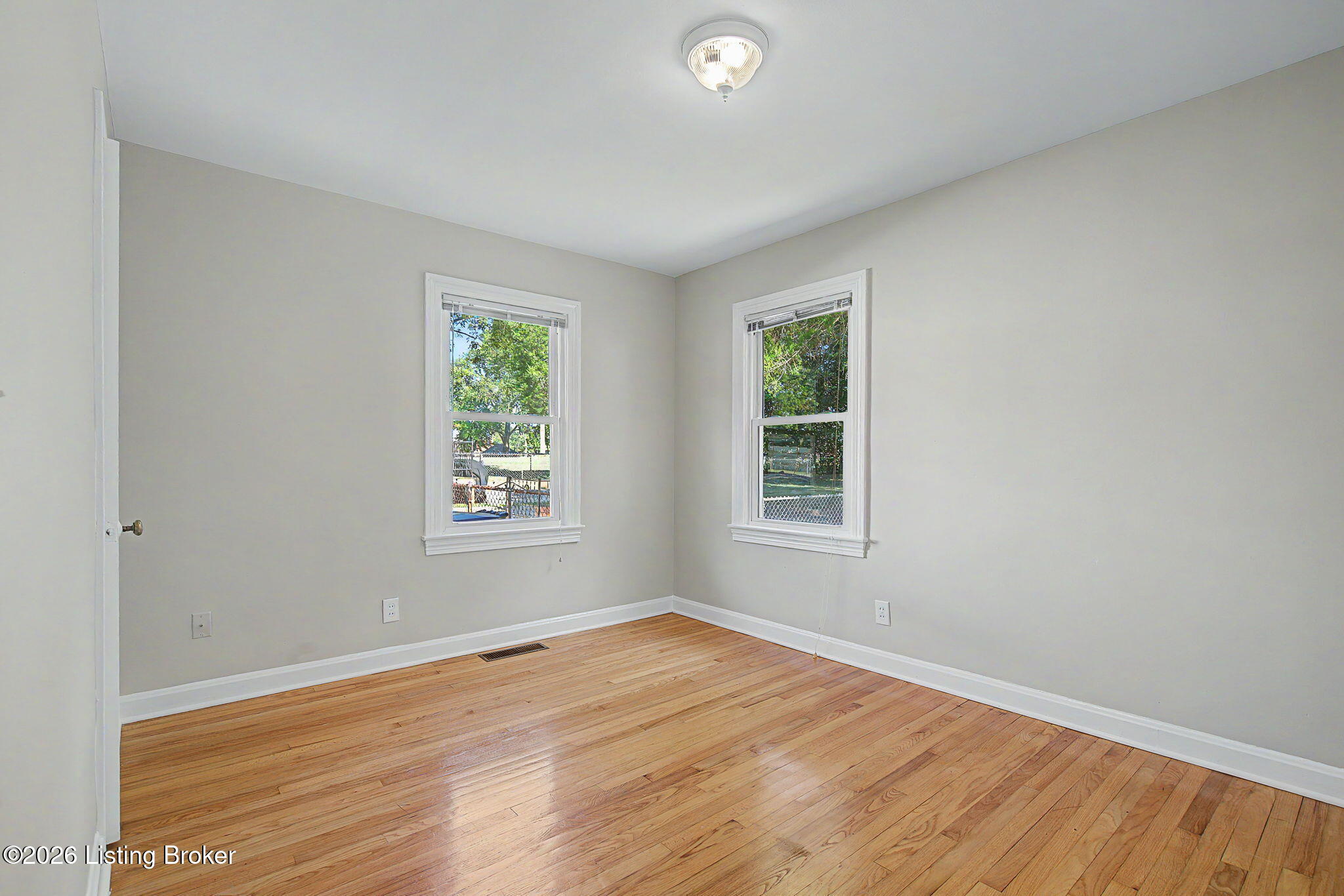 1823 Kingsford Dr Property Photo 23