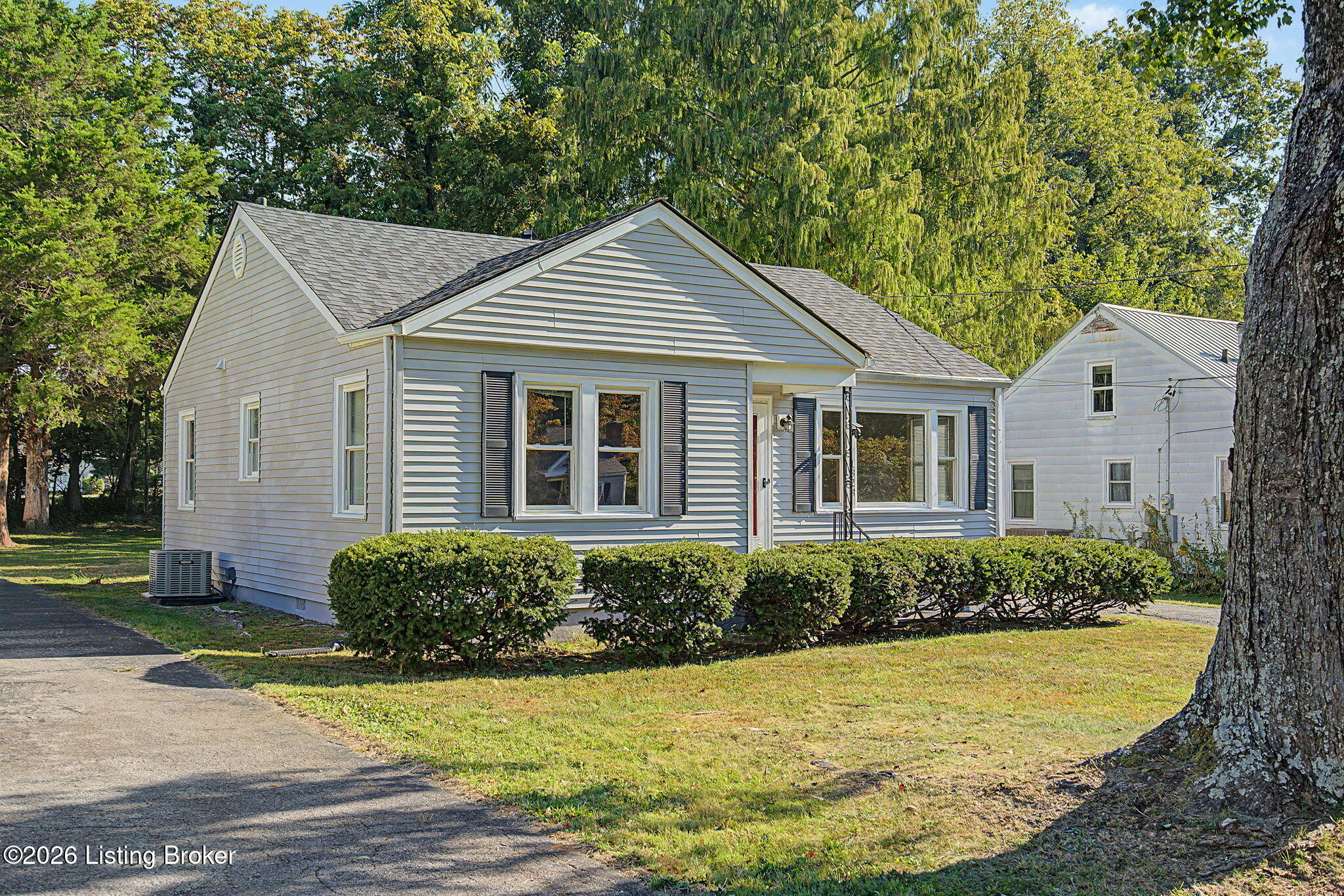 1823 Kingsford Dr Property Photo 30