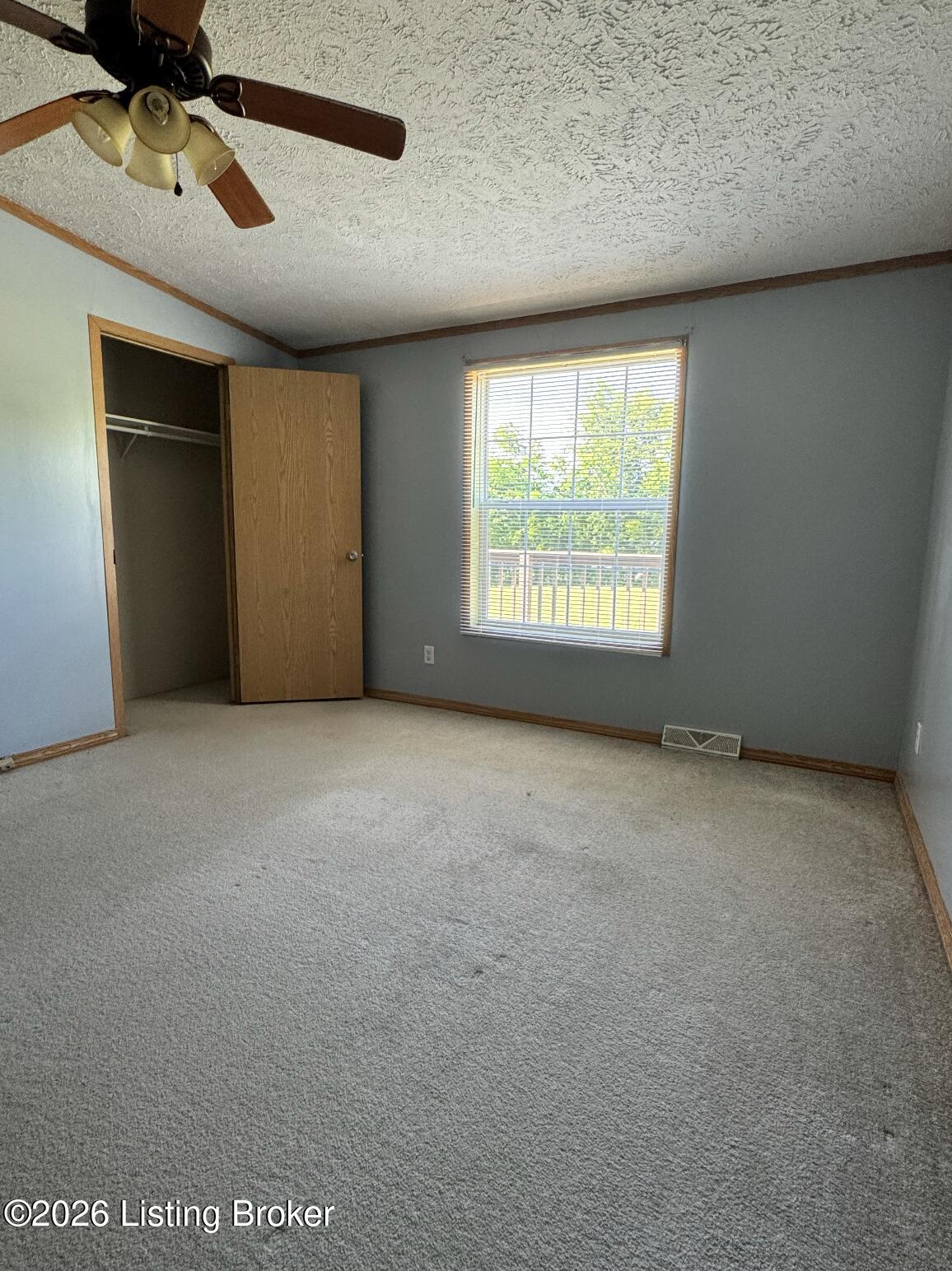 57 Green Acres Rd Property Photo 16