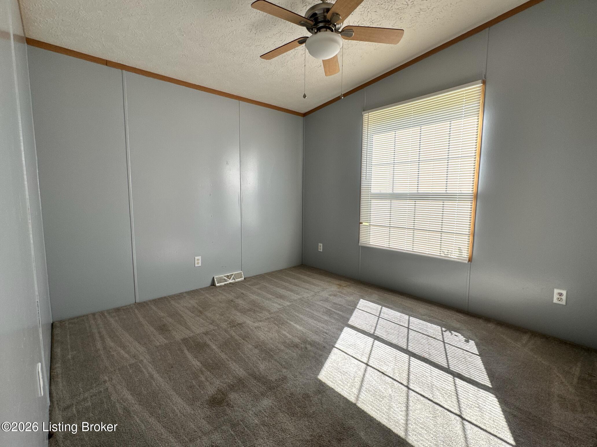 57 Green Acres Rd Property Photo 19