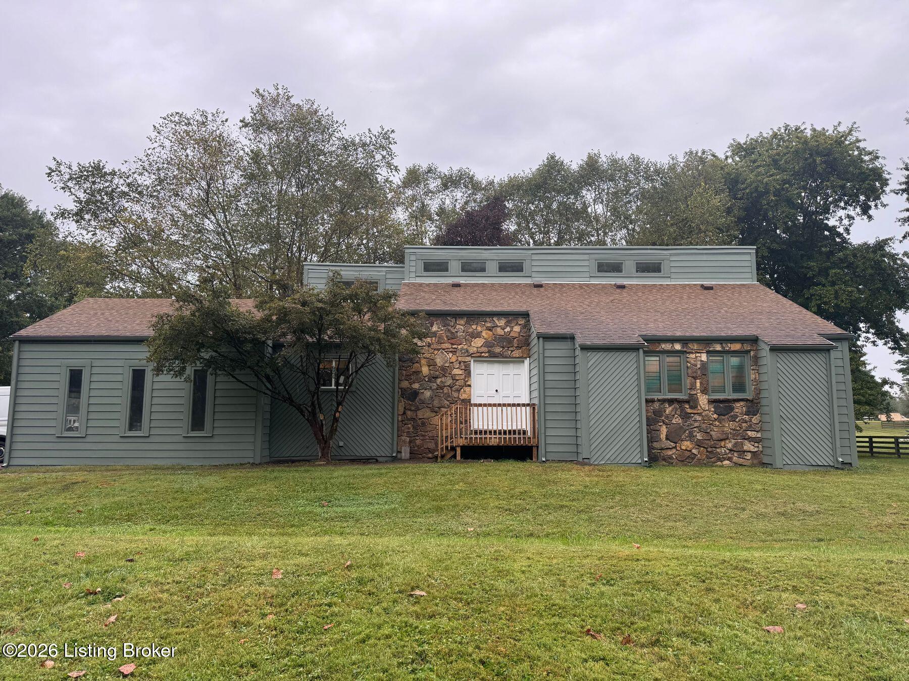 2002 N Rose Island Rd Property Photo 1