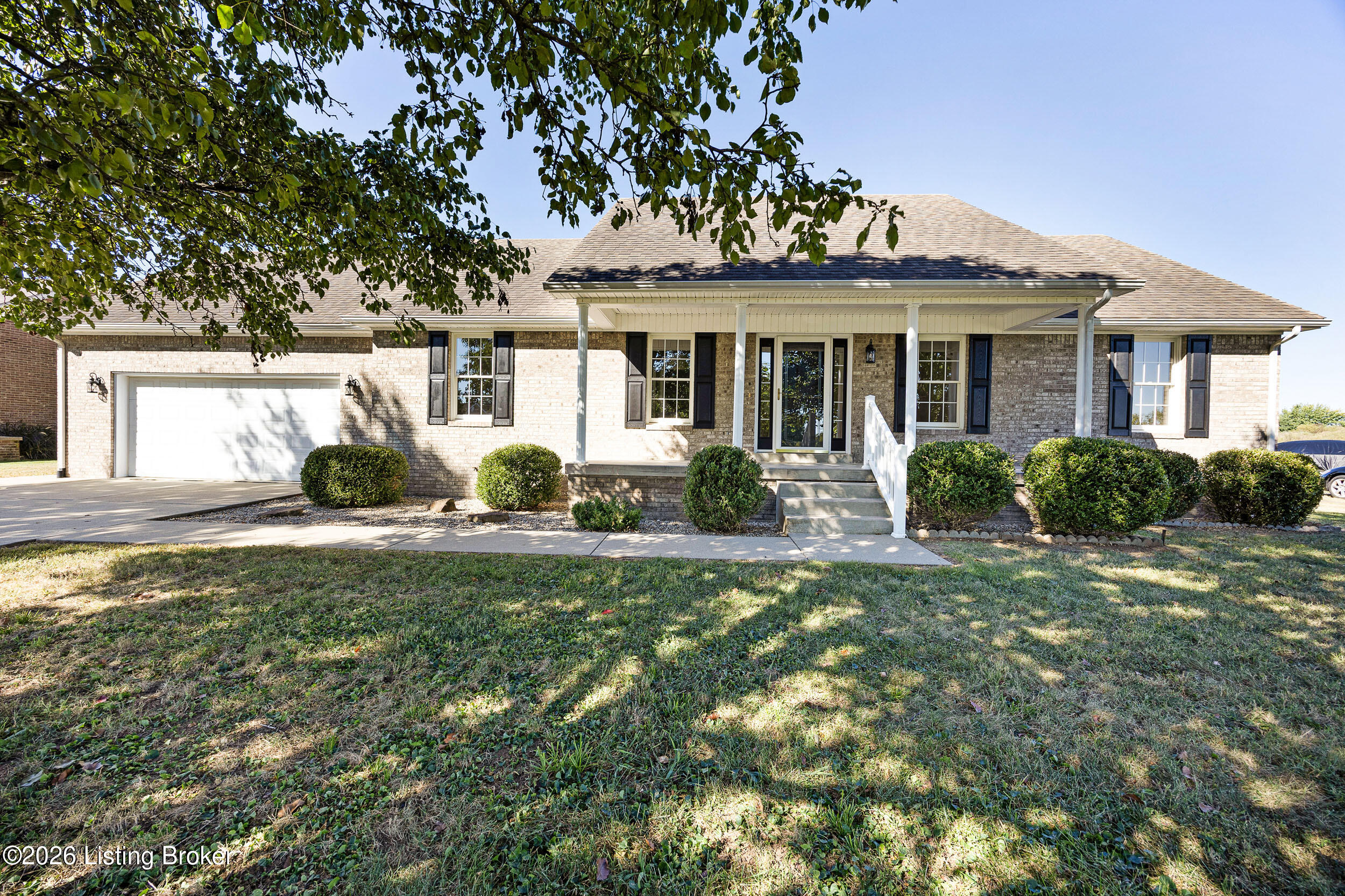 104 Glenview Dr Property Photo 1