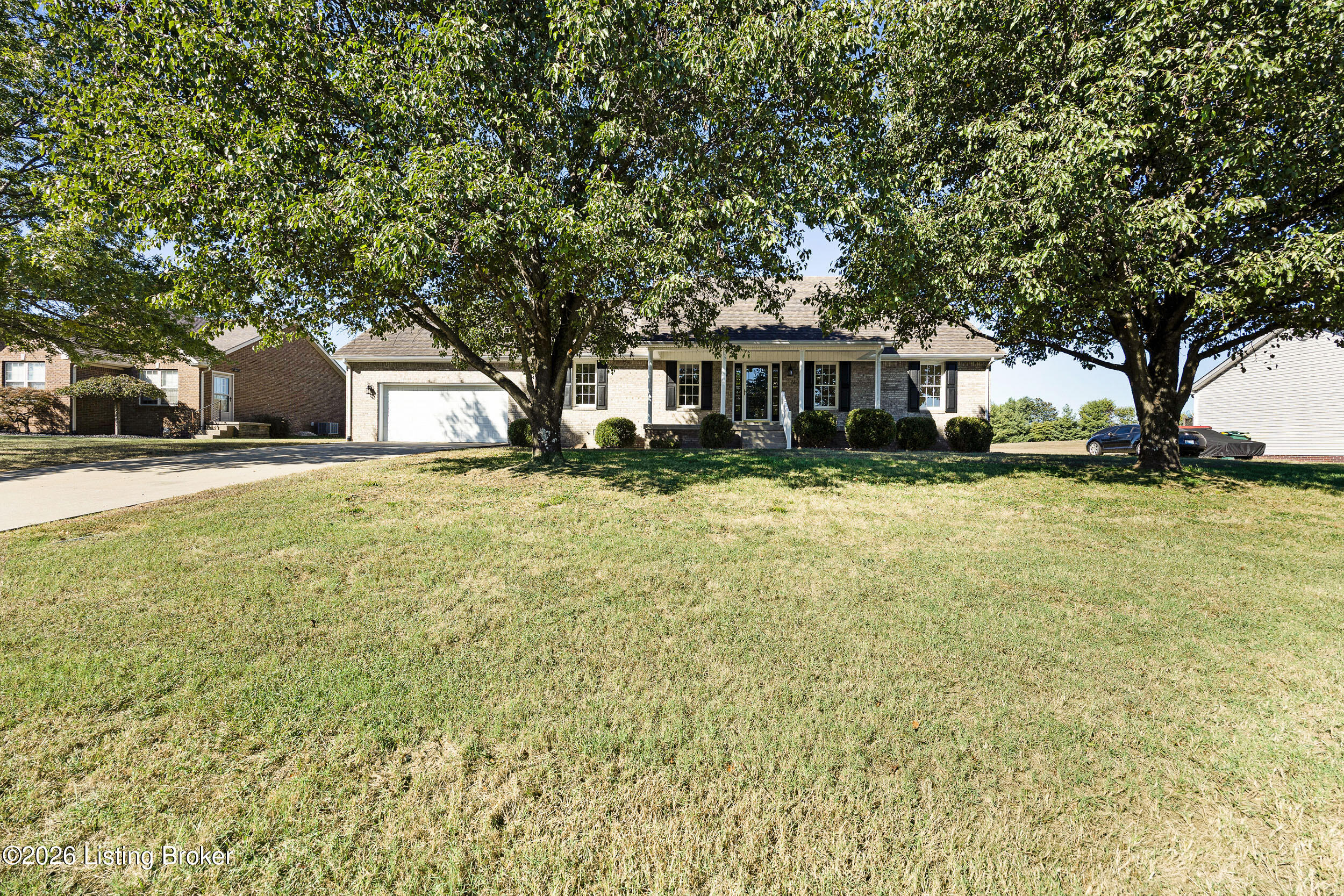 104 Glenview Dr Property Photo 2